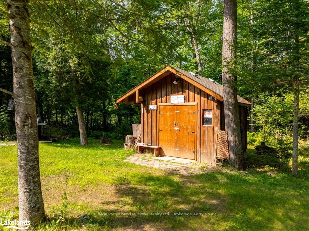 Photo 10 of 21 Moonwing Road, Magnetawan, Ahmic Harbour — HOMEH