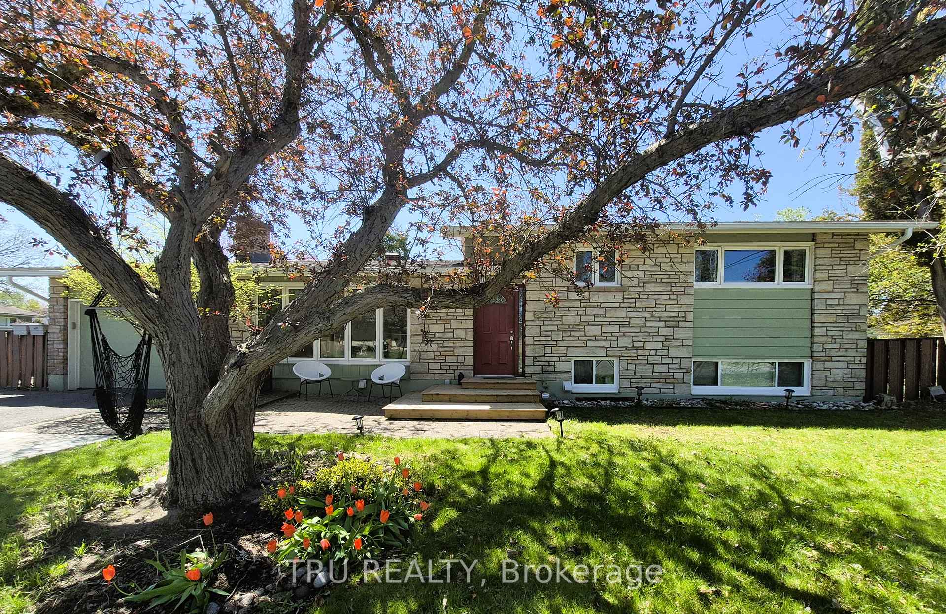 Photo 1 of 48 Crystal Beach Drive, Ottawa, Crystal Beach — HOMEH