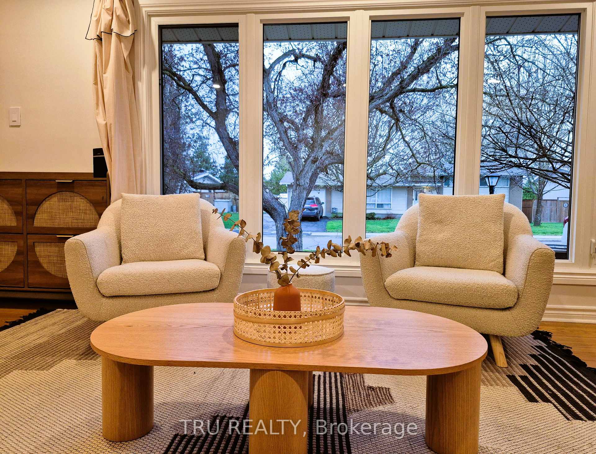 Photo 2 of 48 Crystal Beach Drive, Ottawa, Crystal Beach — HOMEH
