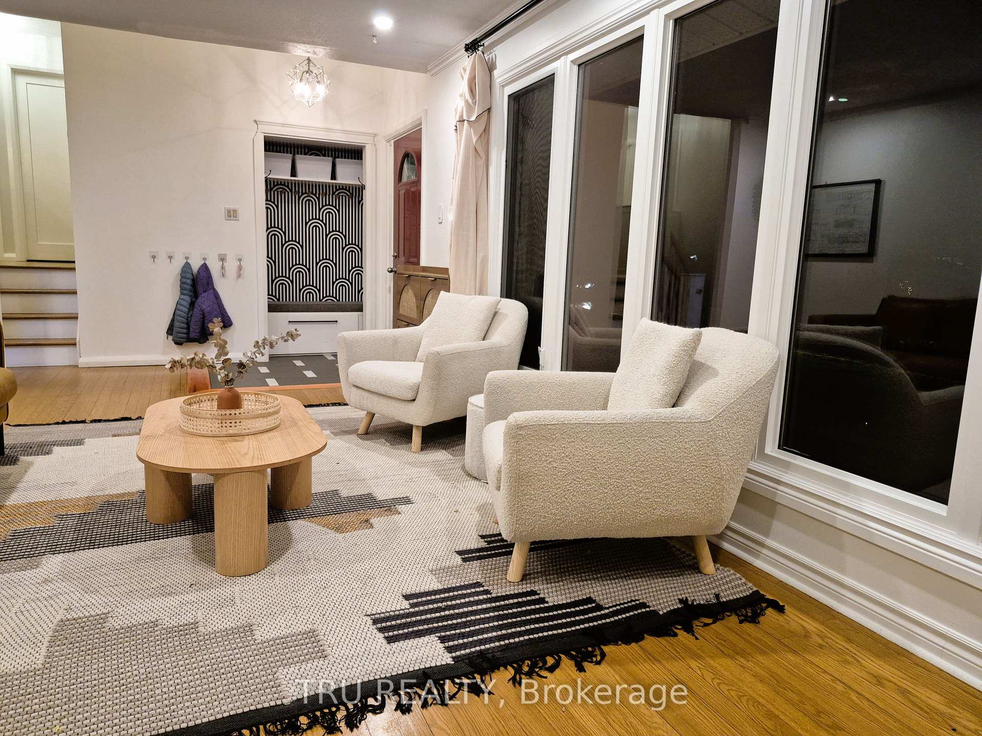 Photo 5 of 48 Crystal Beach Drive, Ottawa, Crystal Beach — HOMEH