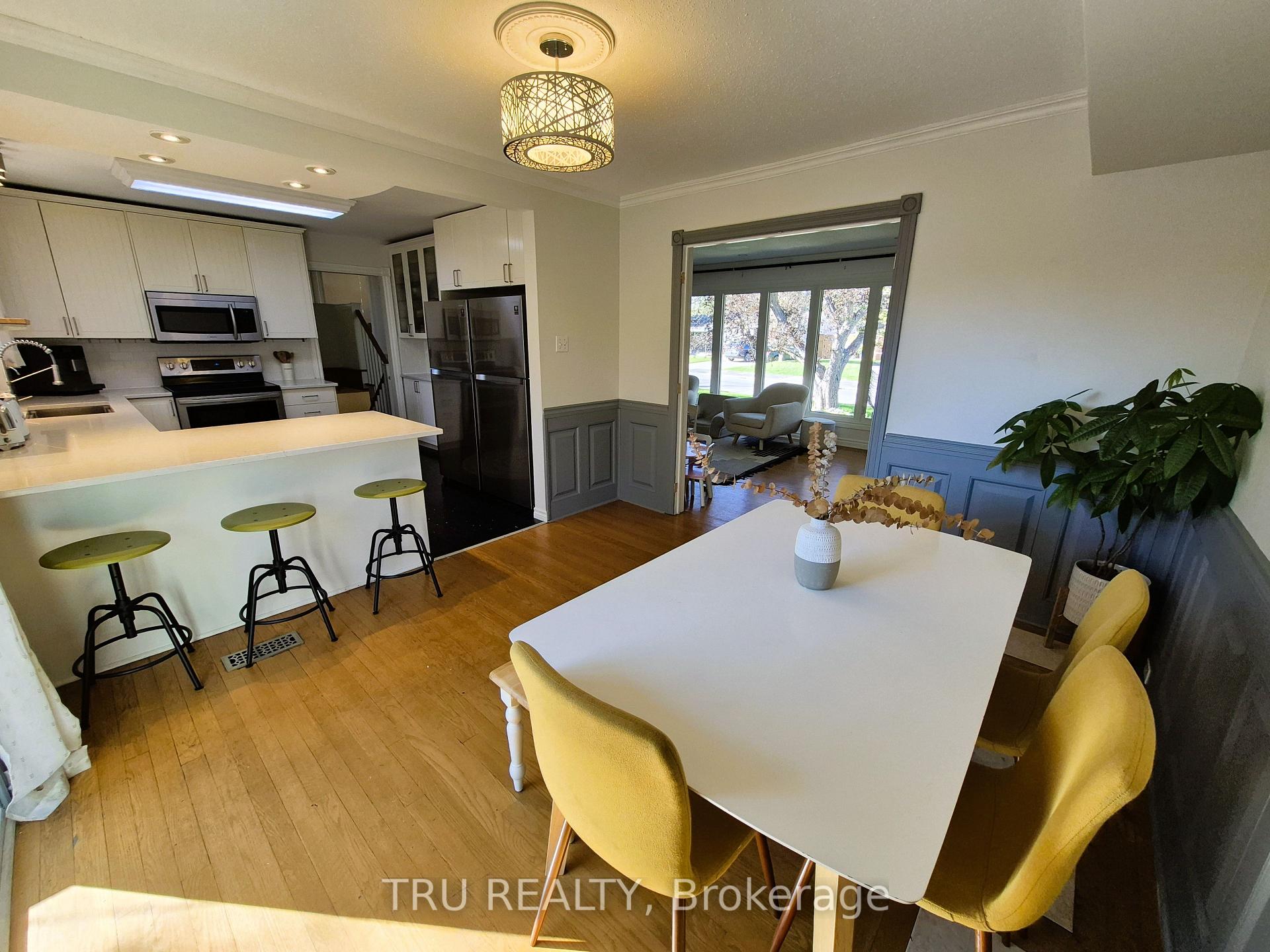 Photo 13 of 48 Crystal Beach Drive, Ottawa, Crystal Beach — HOMEH