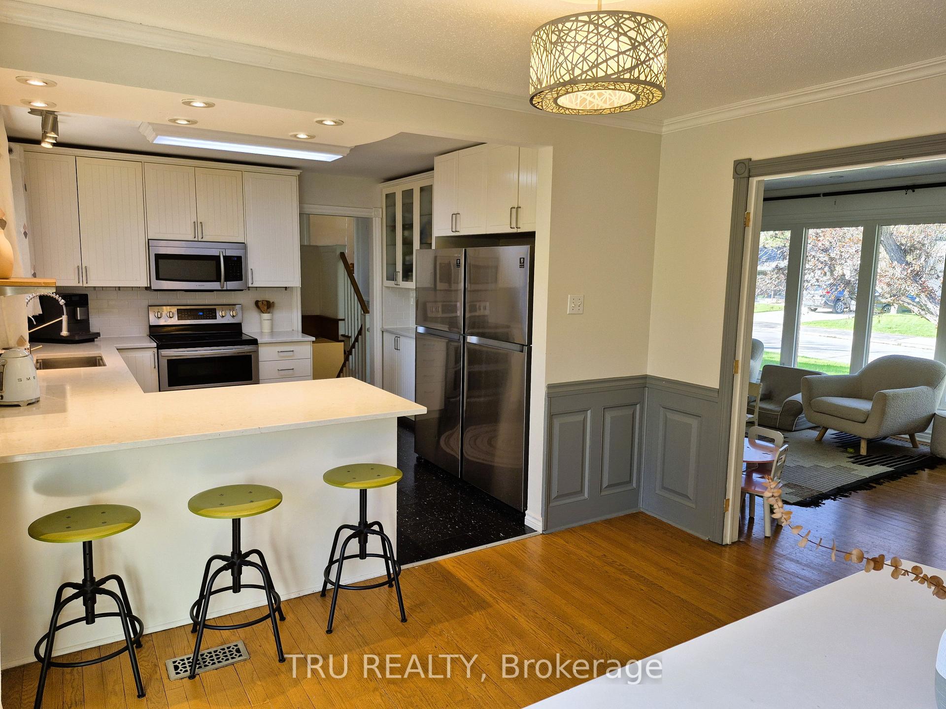 Photo 15 of 48 Crystal Beach Drive, Ottawa, Crystal Beach — HOMEH