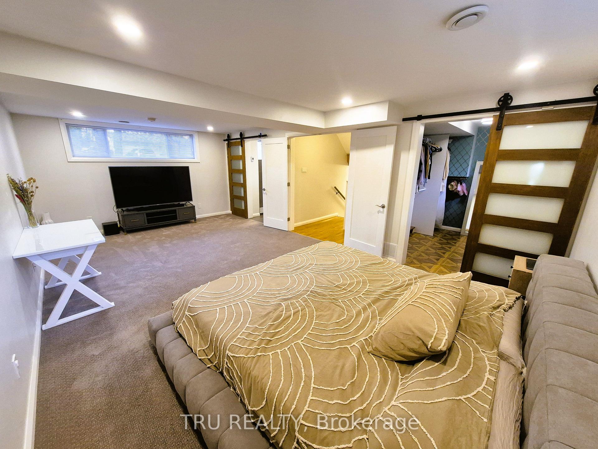 Photo 21 of 48 Crystal Beach Drive, Ottawa, Crystal Beach — HOMEH
