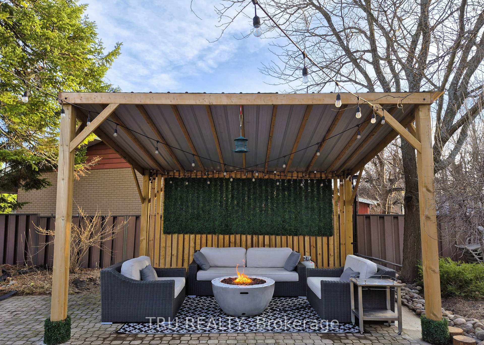 Photo 45 of 48 Crystal Beach Drive, Ottawa, Crystal Beach — HOMEH