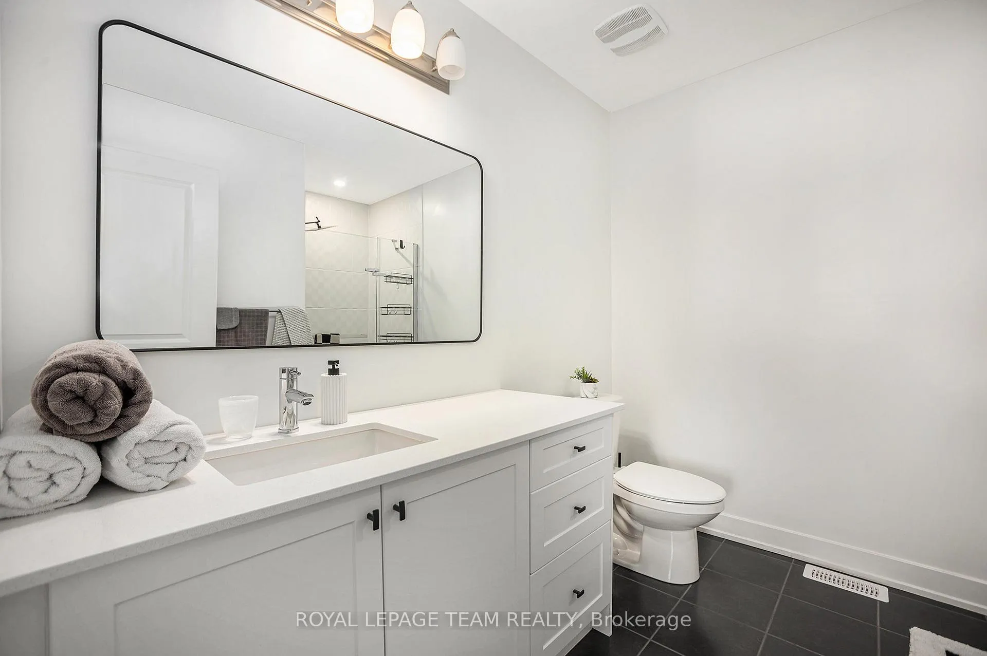 Photo 20 of 58 Arinto Place, Ottawa, Kanata - Emerald Meadows/Trailwest — HOMEH