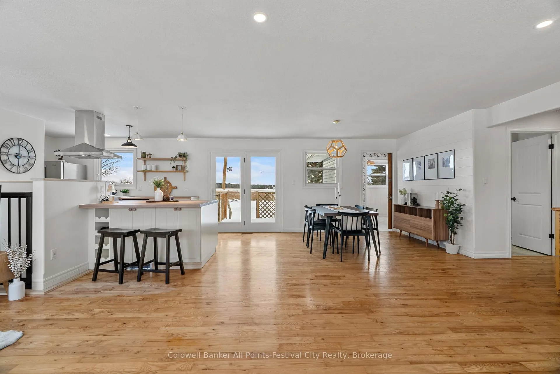 Photo 10 of 34889 Black's Point Road, Central Huron, Goderich — HOMEH
