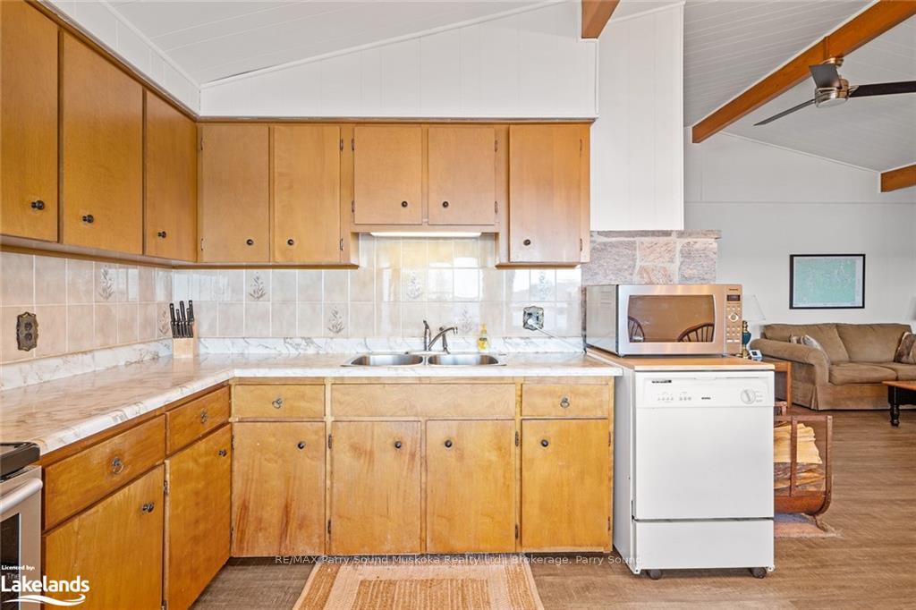 Photo 34 of 95 Robinson Road, Magnetawan, Ahmic Harbour — HOMEH