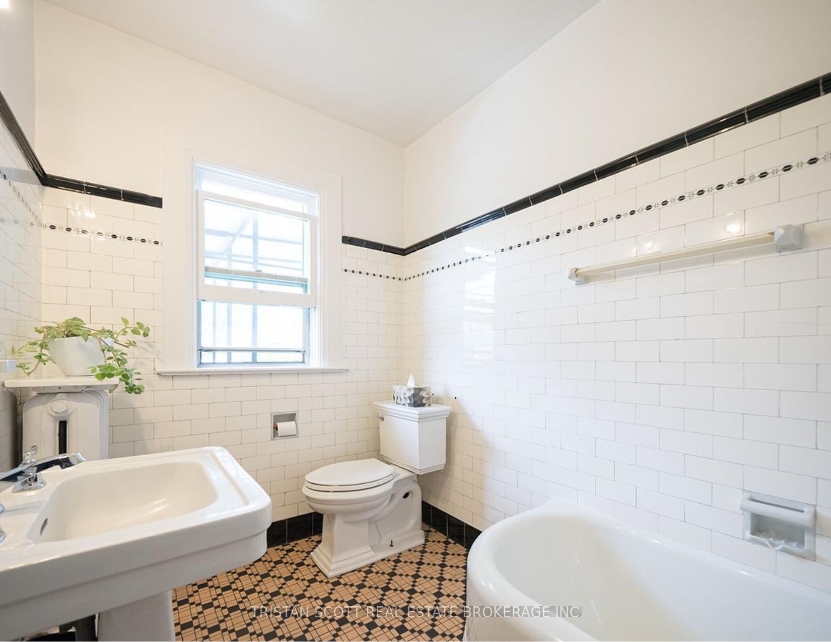 Photo 4 of Unit 2, 480 Colborne Street, Brantford — HOMEH