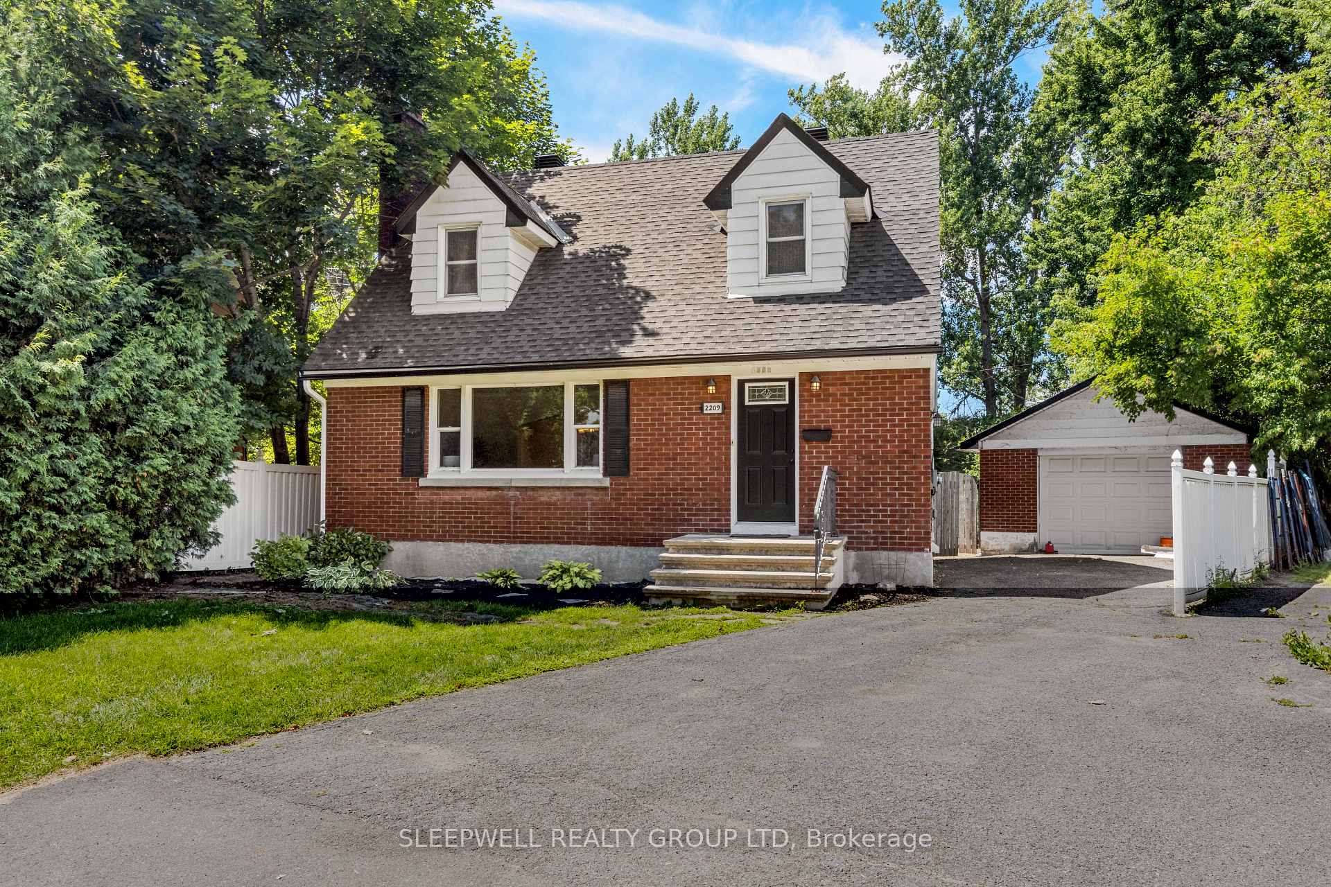 Front of 2209 Bel-air Drive