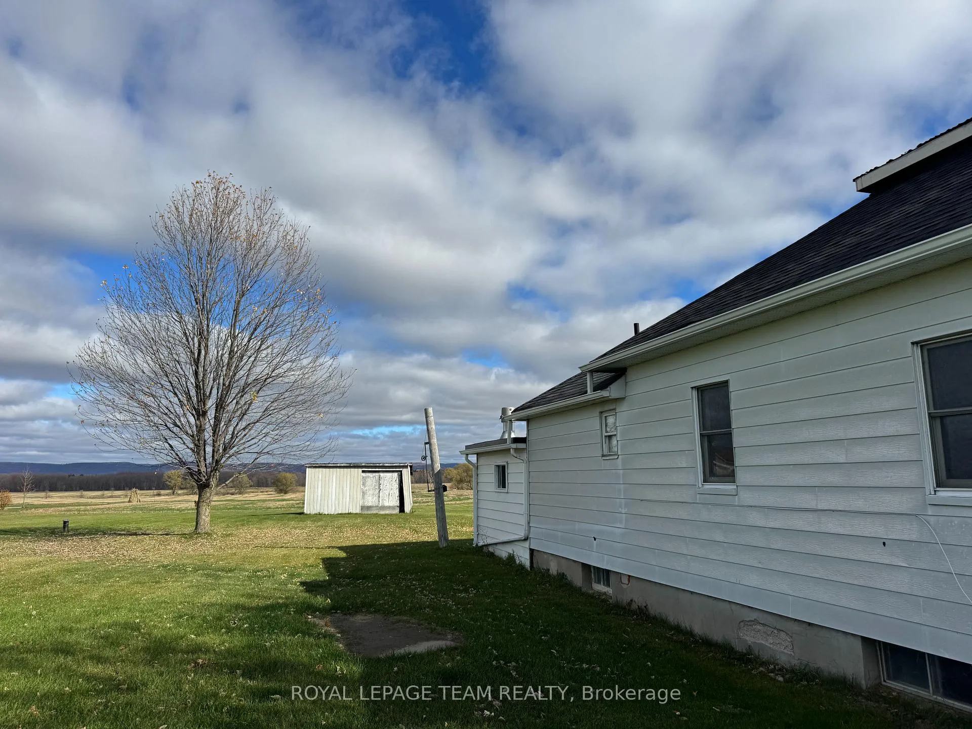 Photo 4 of 3512 Dunrobin Road, Ottawa, Dunrobin Shores — HOMEH