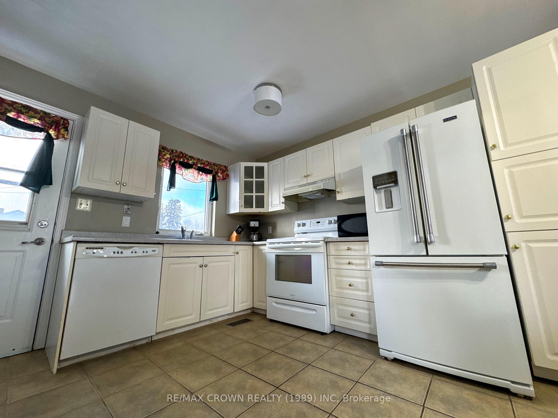 Photo 7 of 129 Front Street, Hornepayne — HOMEH