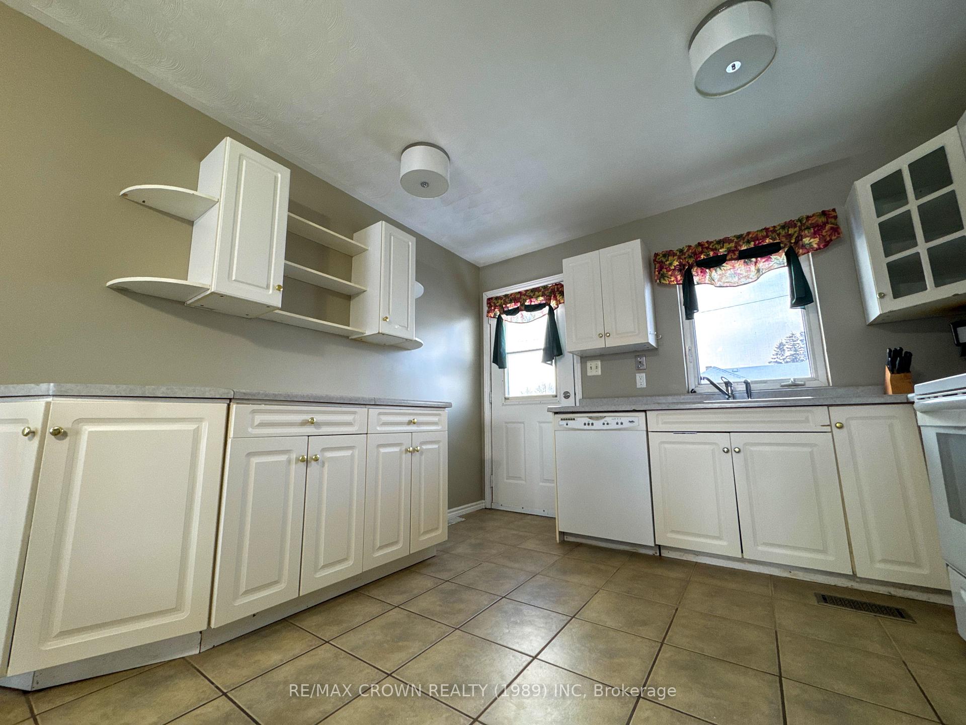 Photo 8 of 129 Front Street, Hornepayne — HOMEH