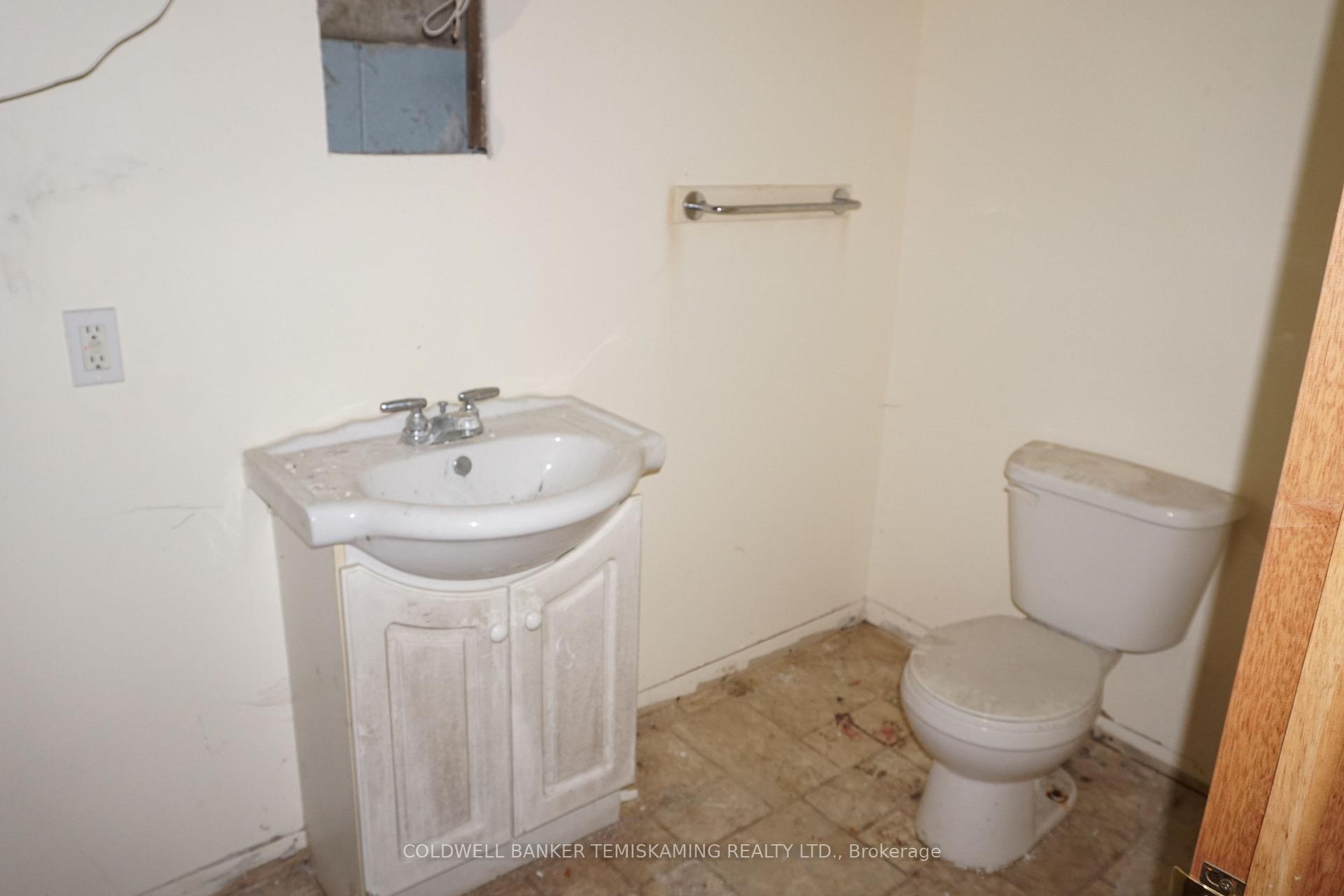 Photo 22 of 66 Russell Street, Cobalt — HOMEH