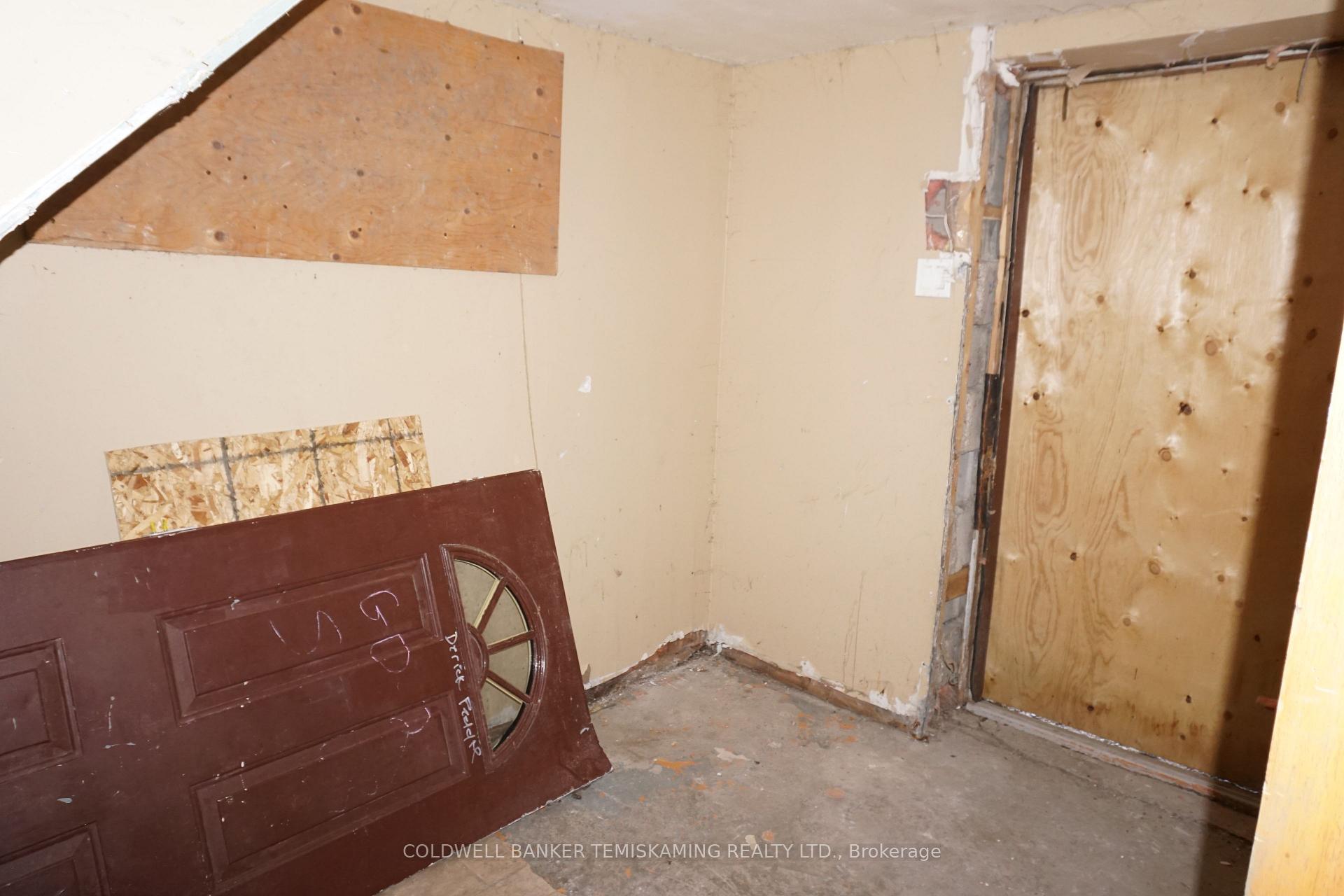 Photo 27 of 66 Russell Street, Cobalt — HOMEH