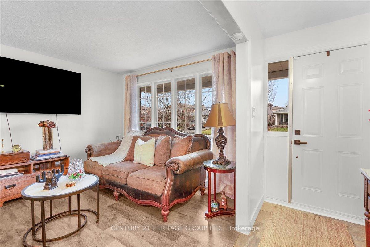 Photo 4 of 46 Millpond Place, Hamilton, Randall — HOMEH