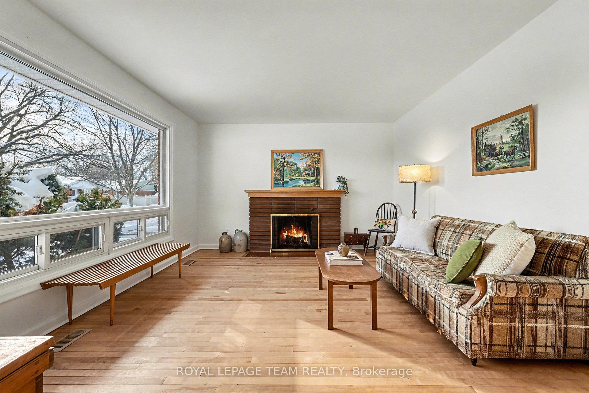 Photo 3 of 733 Halstead Street, Ottawa, Elmvale Acres — HOMEH