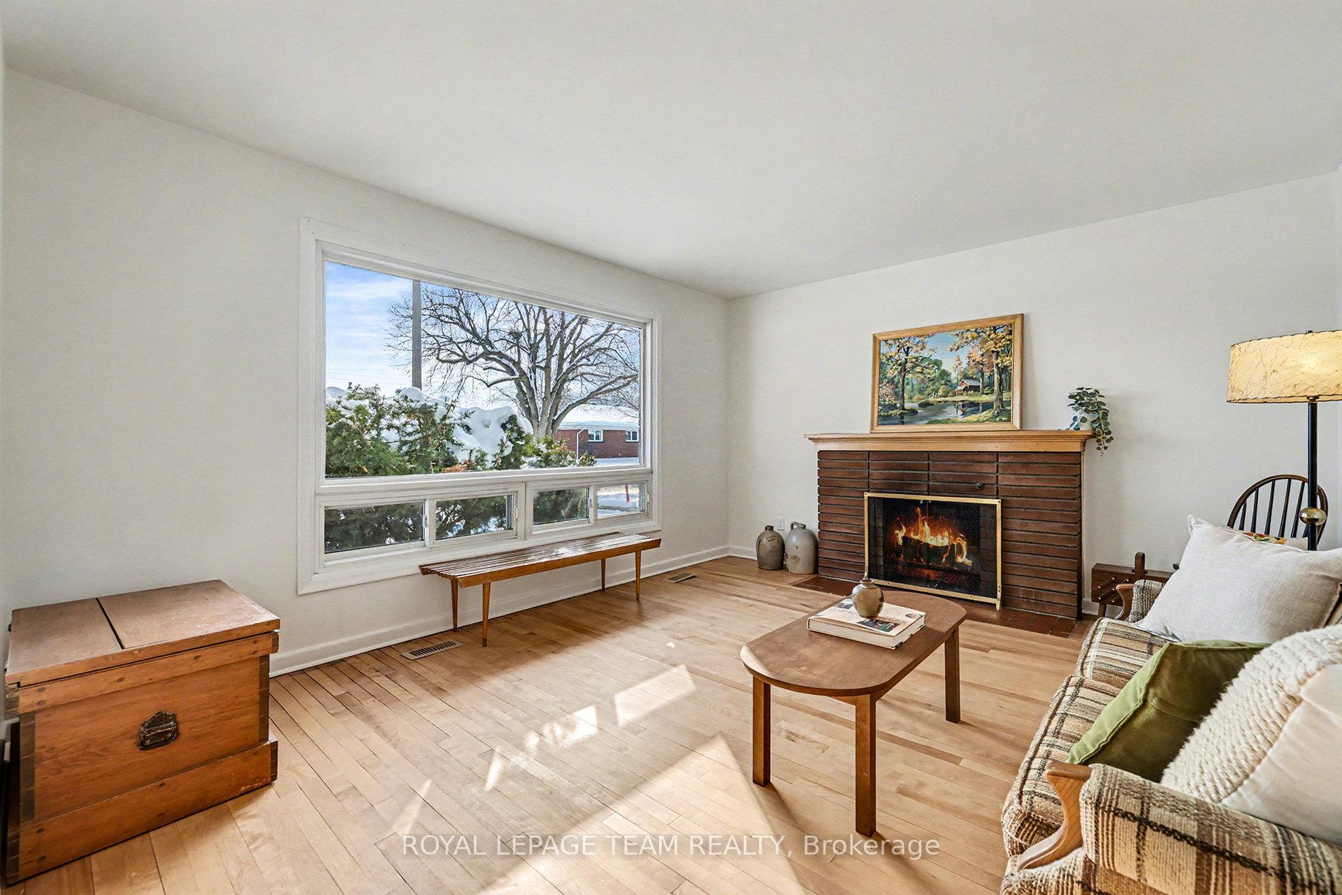 Photo 2 of 733 Halstead Street, Ottawa, Elmvale Acres — HOMEH