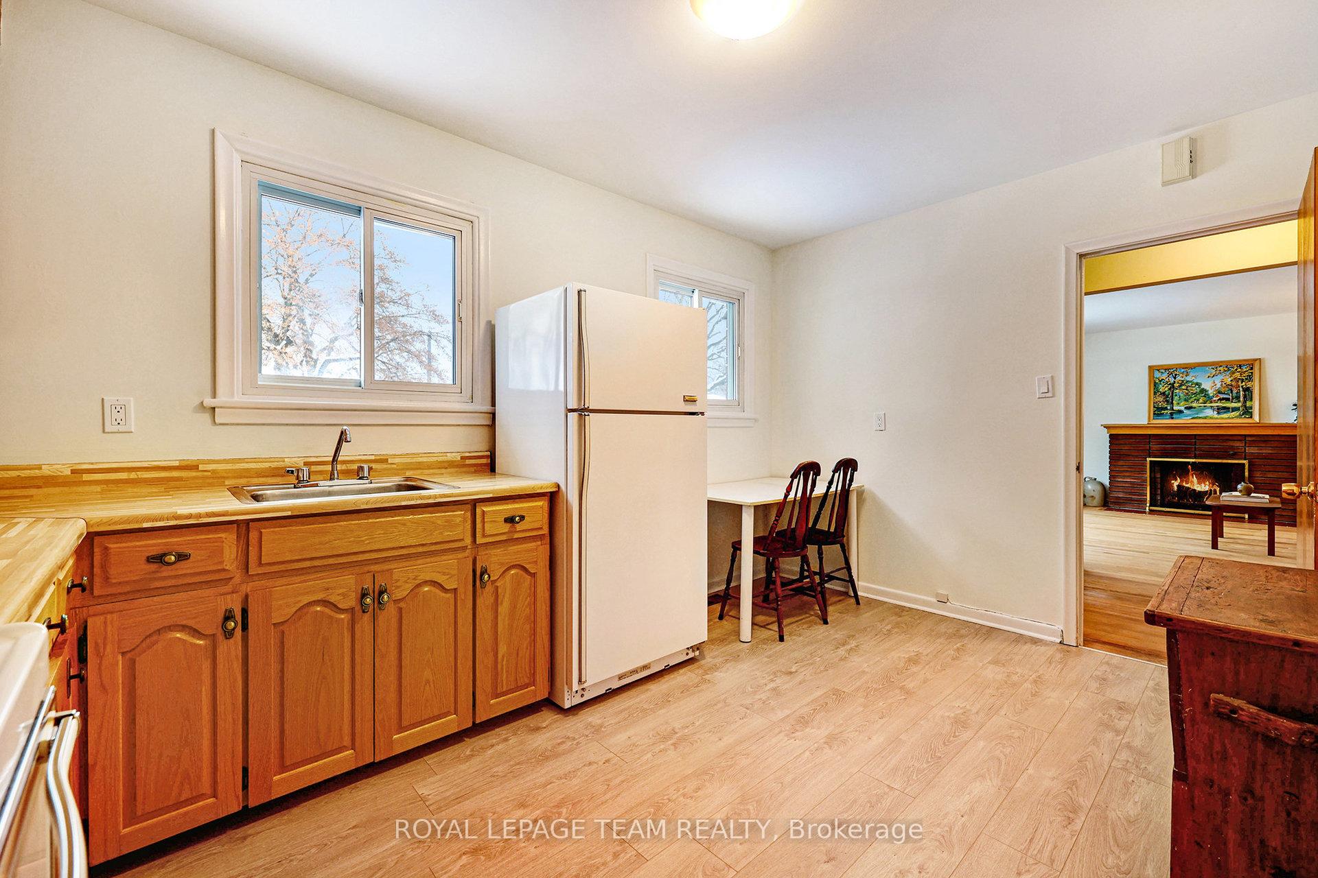 Photo 5 of 733 Halstead Street, Ottawa, Elmvale Acres — HOMEH