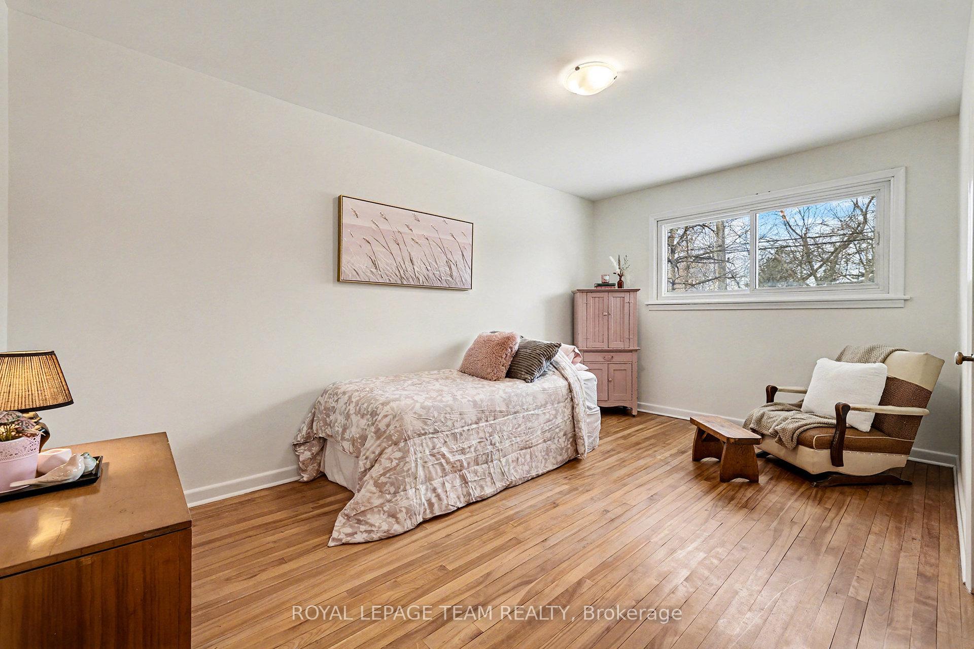 Photo 14 of 733 Halstead Street, Ottawa, Elmvale Acres — HOMEH