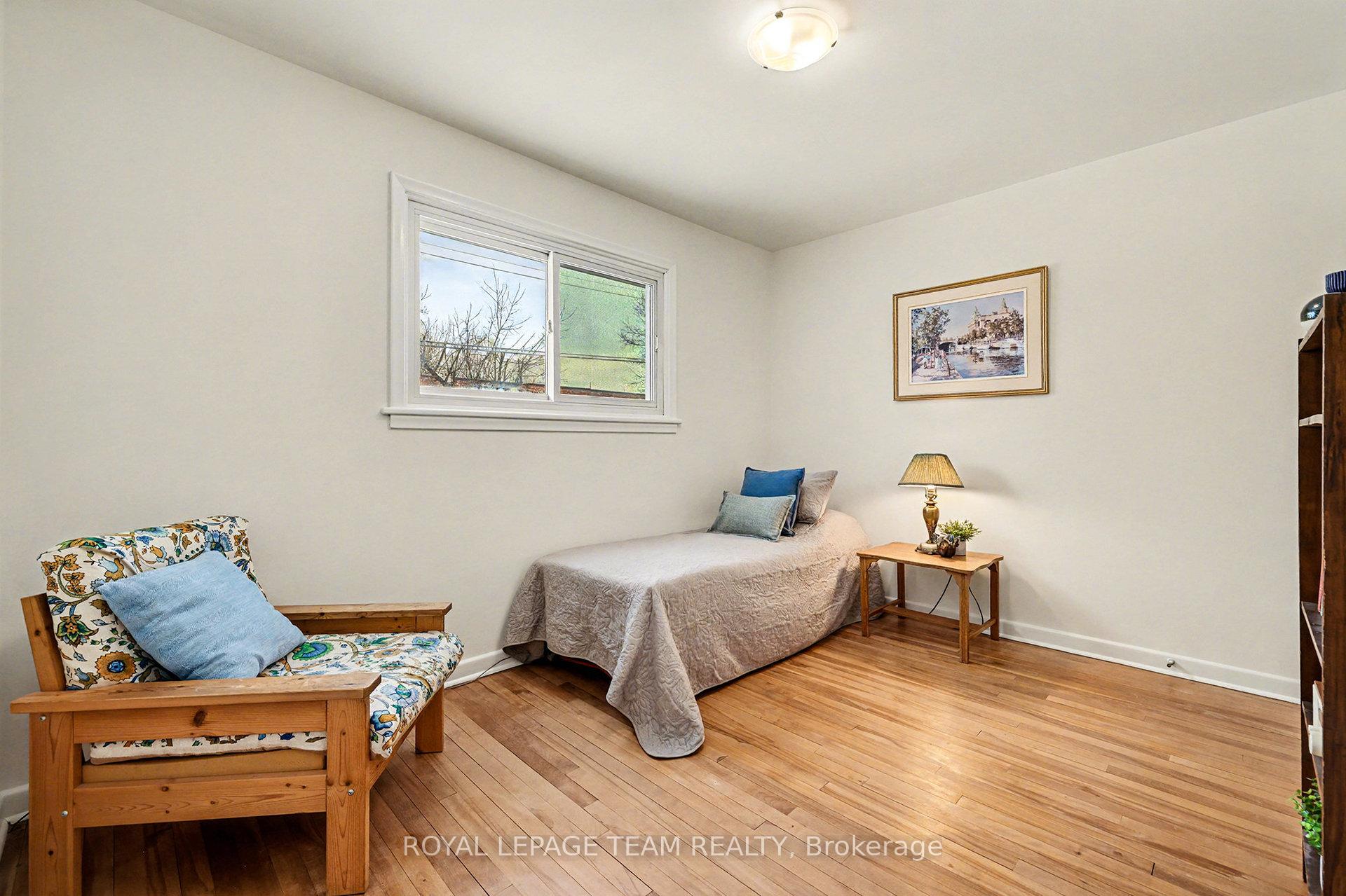 Photo 12 of 733 Halstead Street, Ottawa, Elmvale Acres — HOMEH
