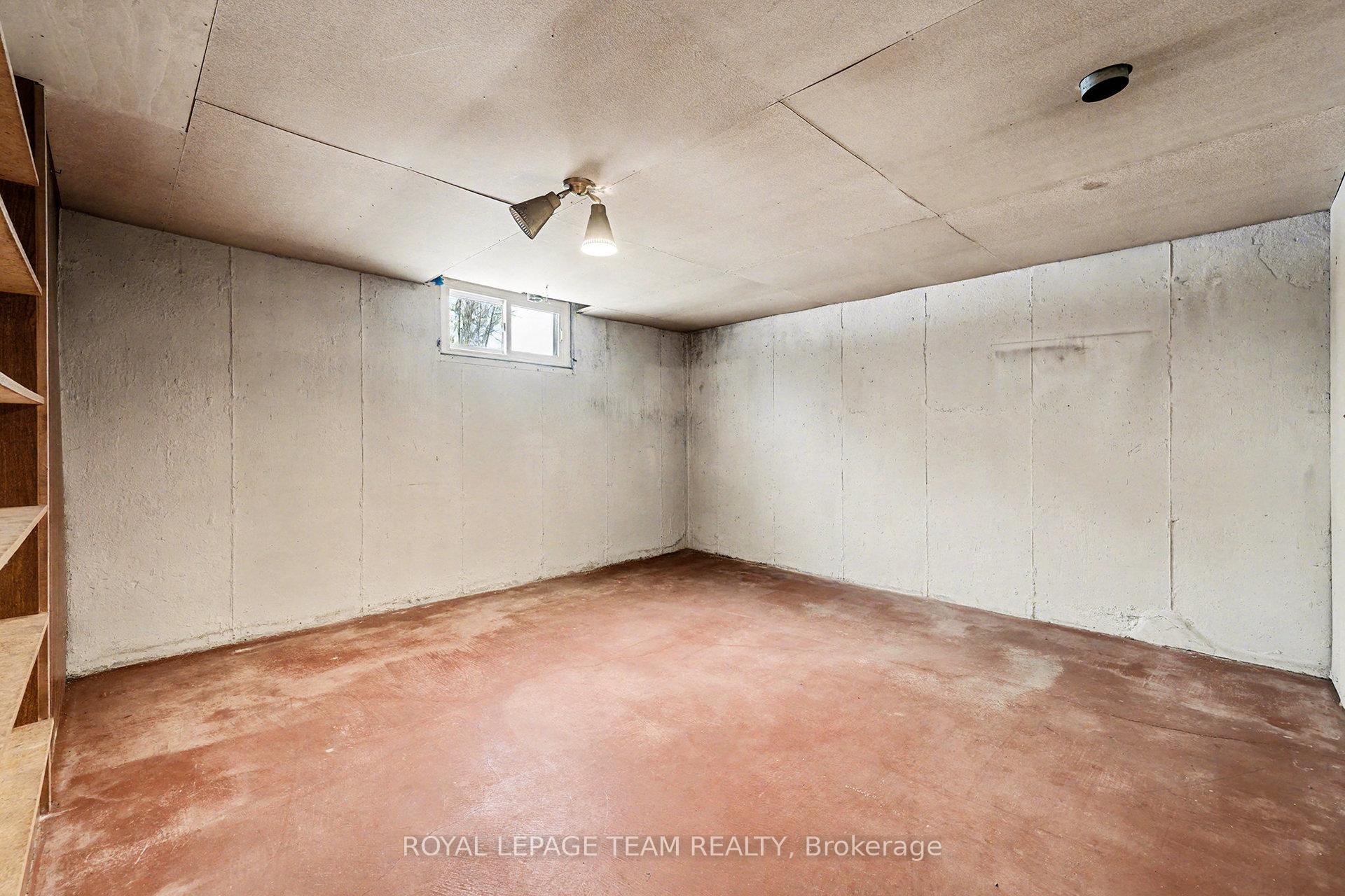 Photo 16 of 733 Halstead Street, Ottawa, Elmvale Acres — HOMEH
