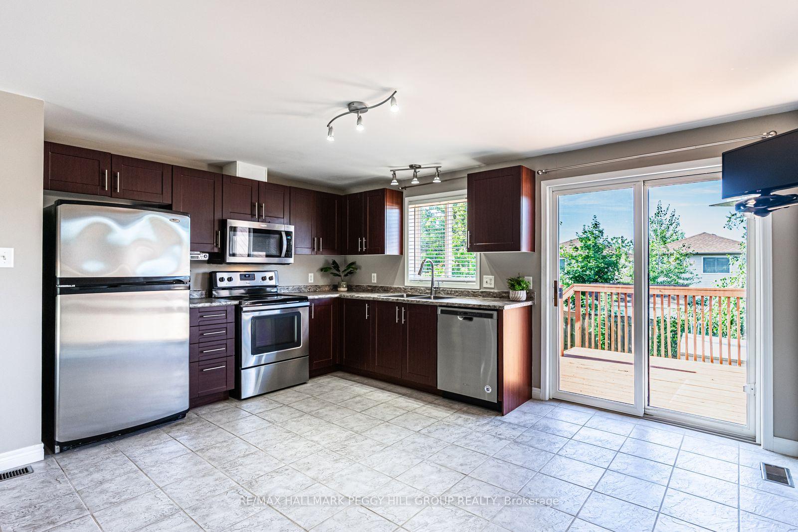 Photo 2 of 261 Mapleton Avenue, Barrie, Holly — HOMEH