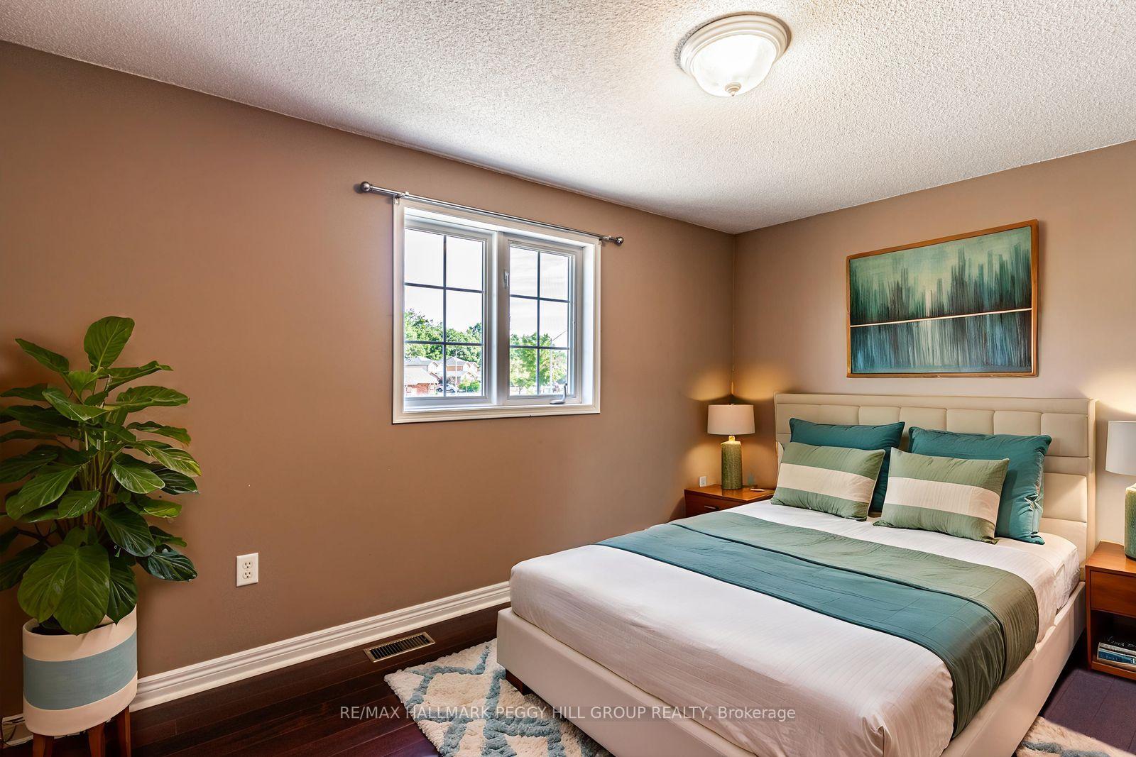 Photo 4 of 261 Mapleton Avenue, Barrie, Holly — HOMEH