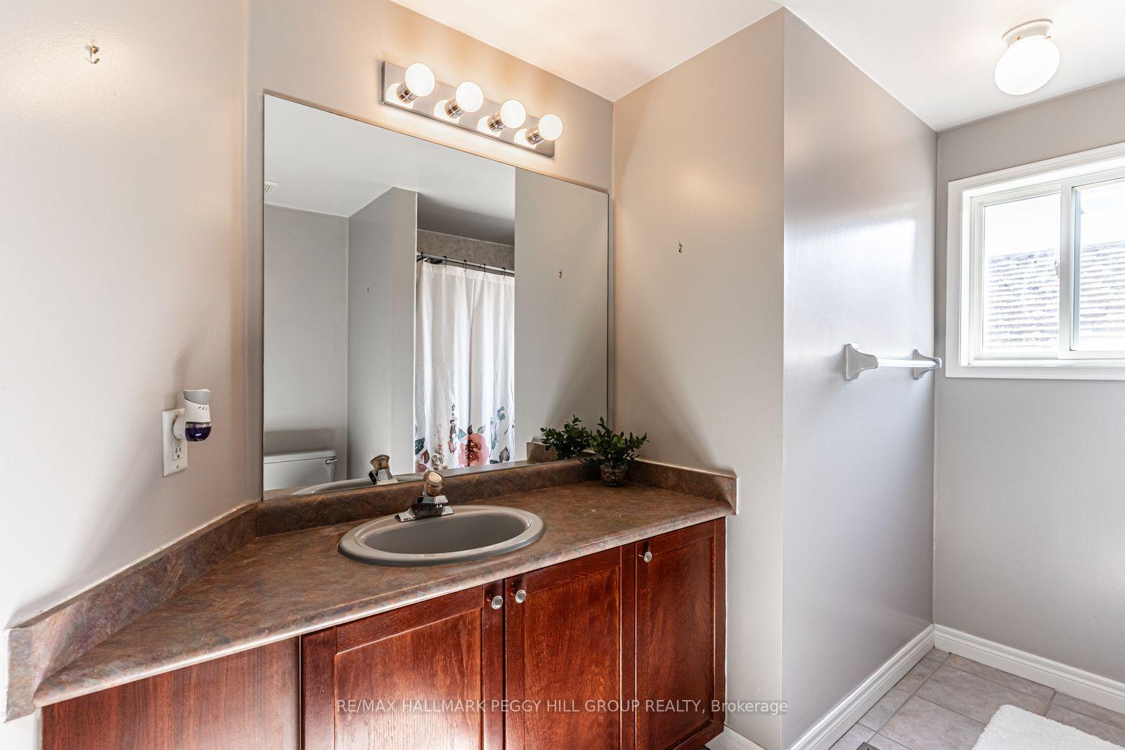 Photo 5 of 261 Mapleton Avenue, Barrie, Holly — HOMEH