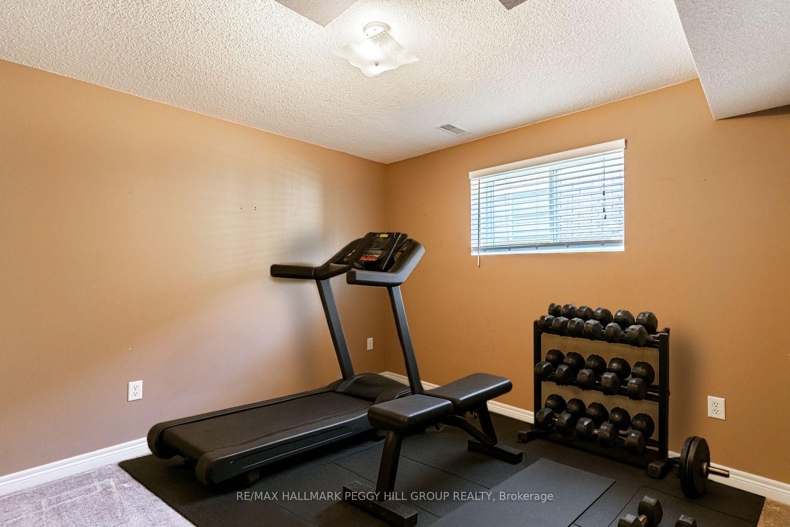 Photo 14 of 261 Mapleton Avenue, Barrie, Holly — HOMEH