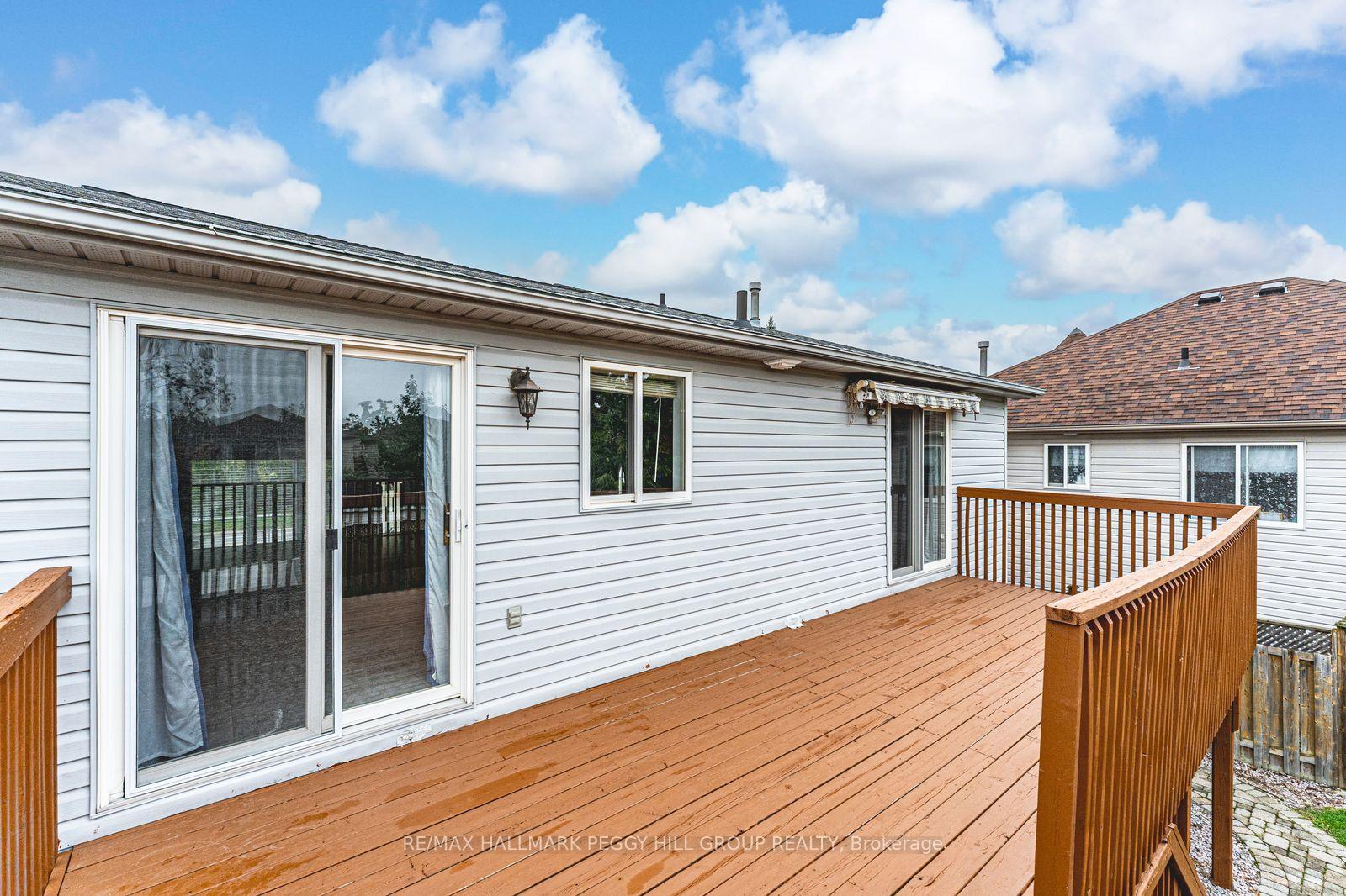 Photo 10 of 261 Mapleton Avenue, Barrie, Holly — HOMEH