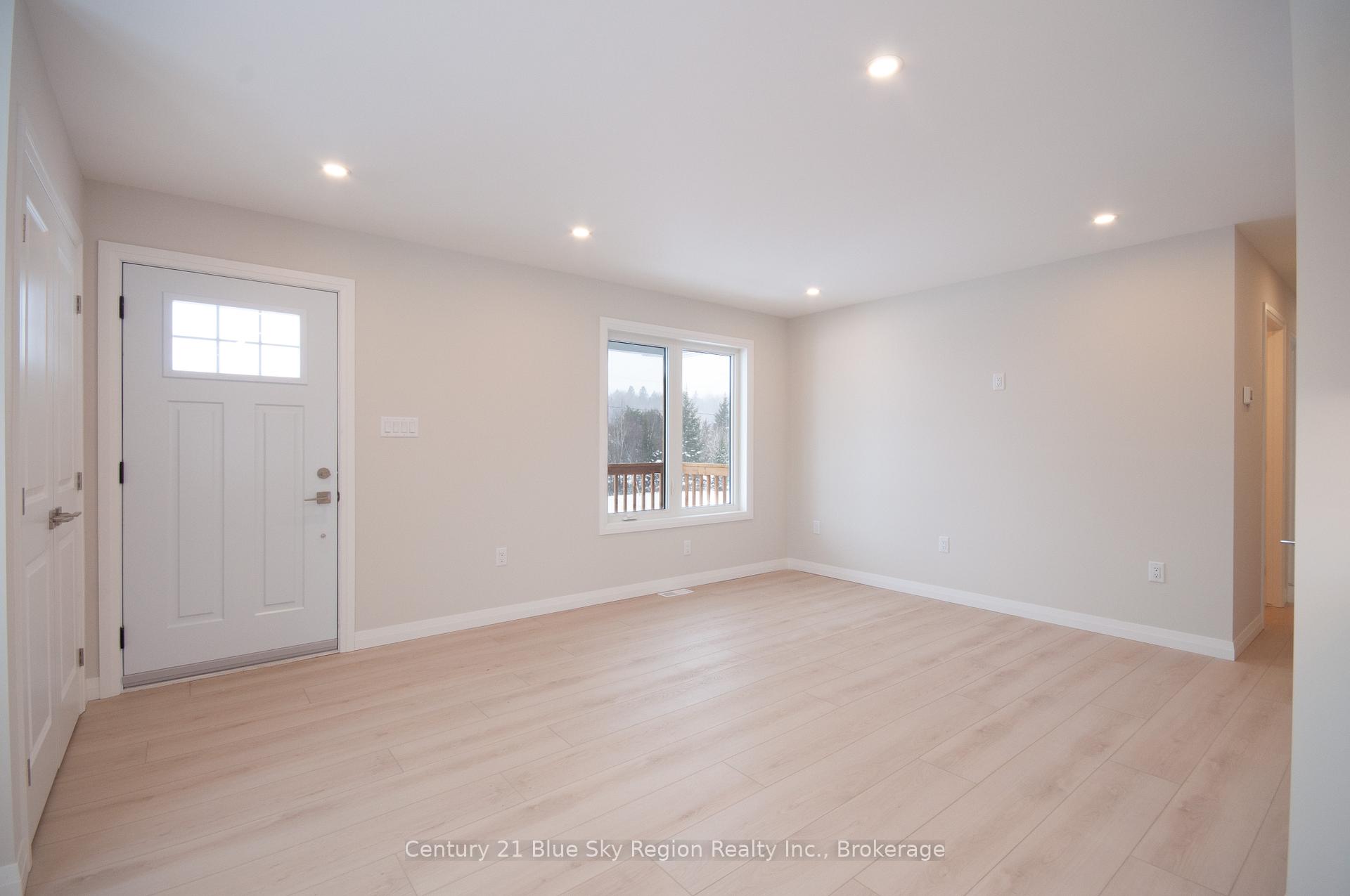 Photo 3 of 302 Talon Crescent, Bonfield — HOMEH