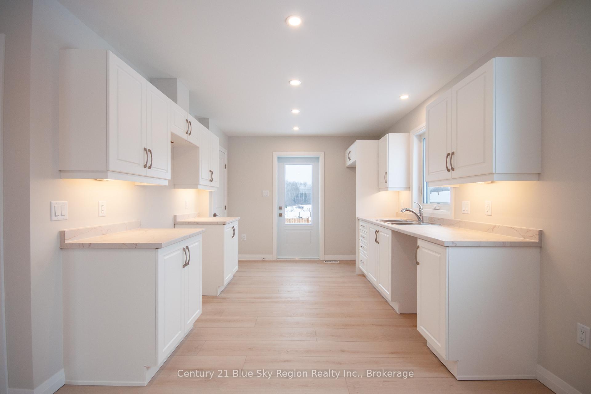 Photo 7 of 302 Talon Crescent, Bonfield — HOMEH