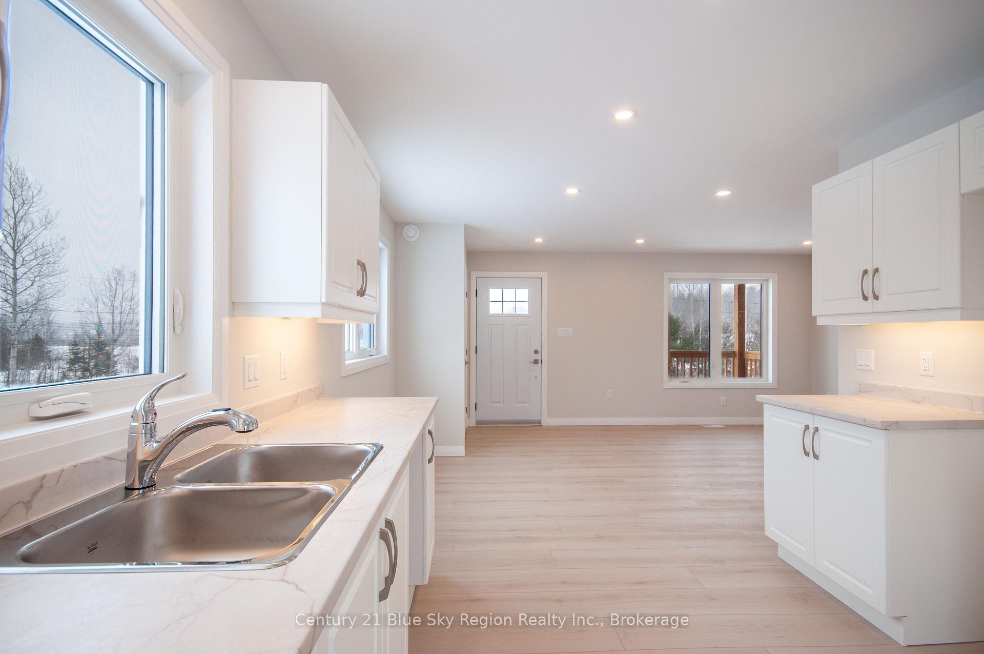 Photo 10 of 302 Talon Crescent, Bonfield — HOMEH