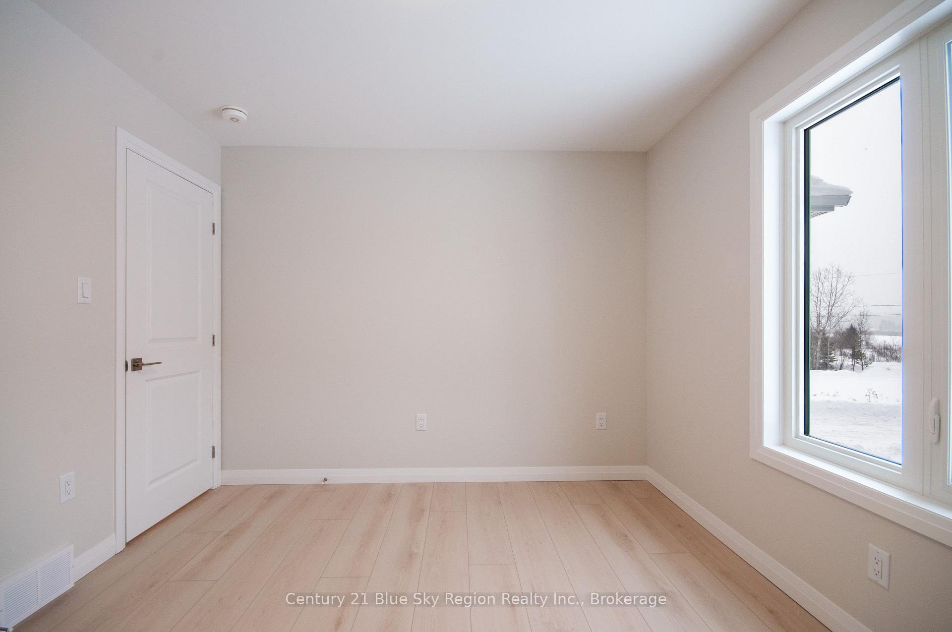 Photo 14 of 302 Talon Crescent, Bonfield — HOMEH