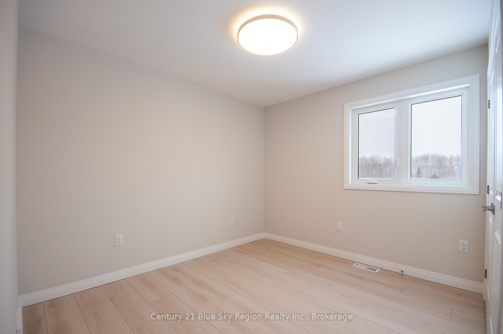 Photo 20 of 302 Talon Crescent, Bonfield — HOMEH