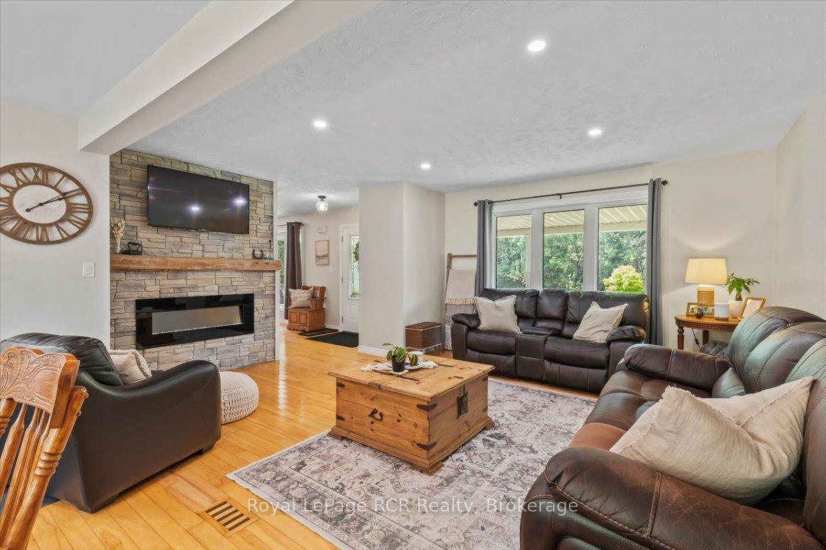 Photo 8 of 27 Emke Road, Brockton — HOMEH