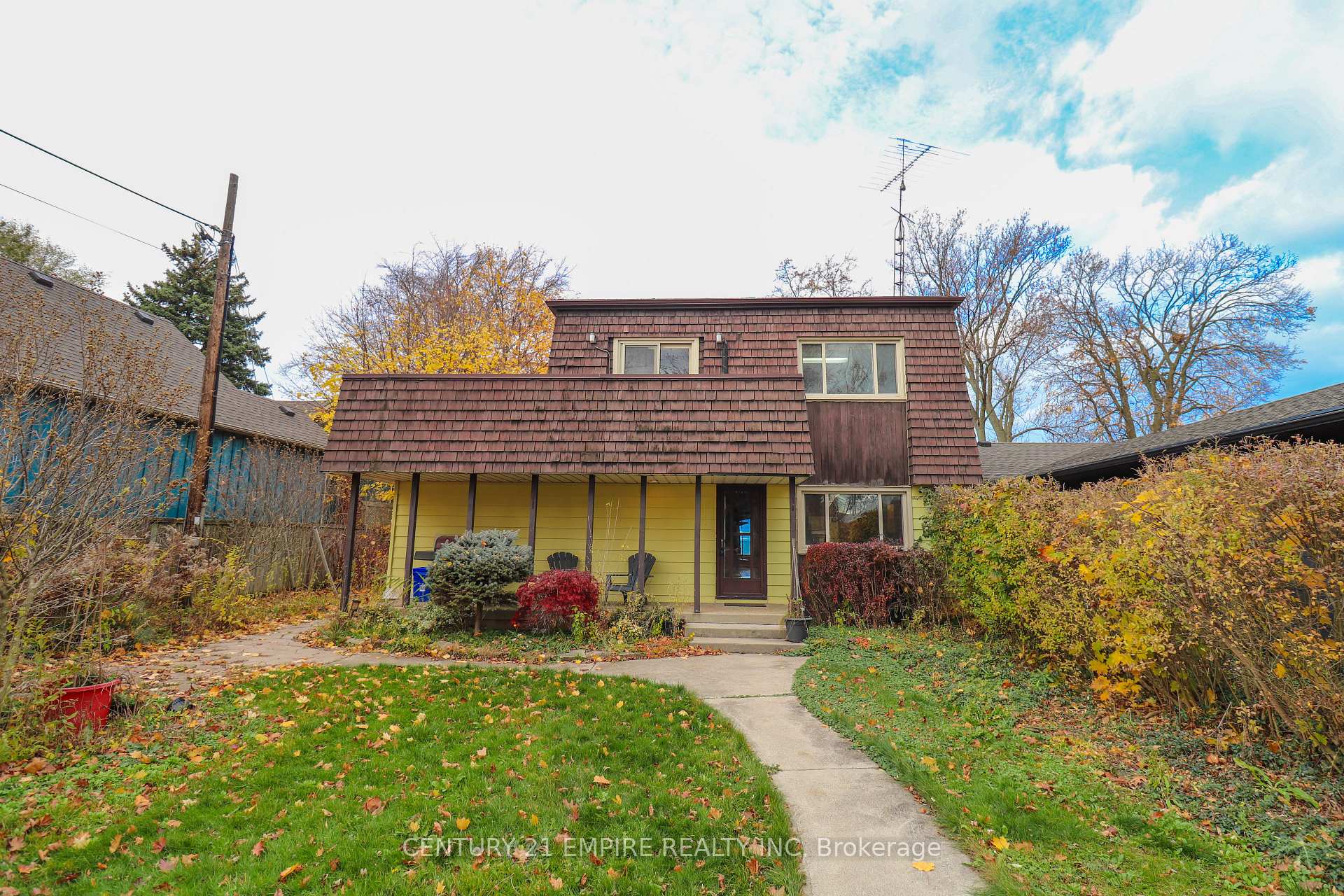 Photo 2 of 37 Church Street, Hamilton, Stoney Creek — HOMEH