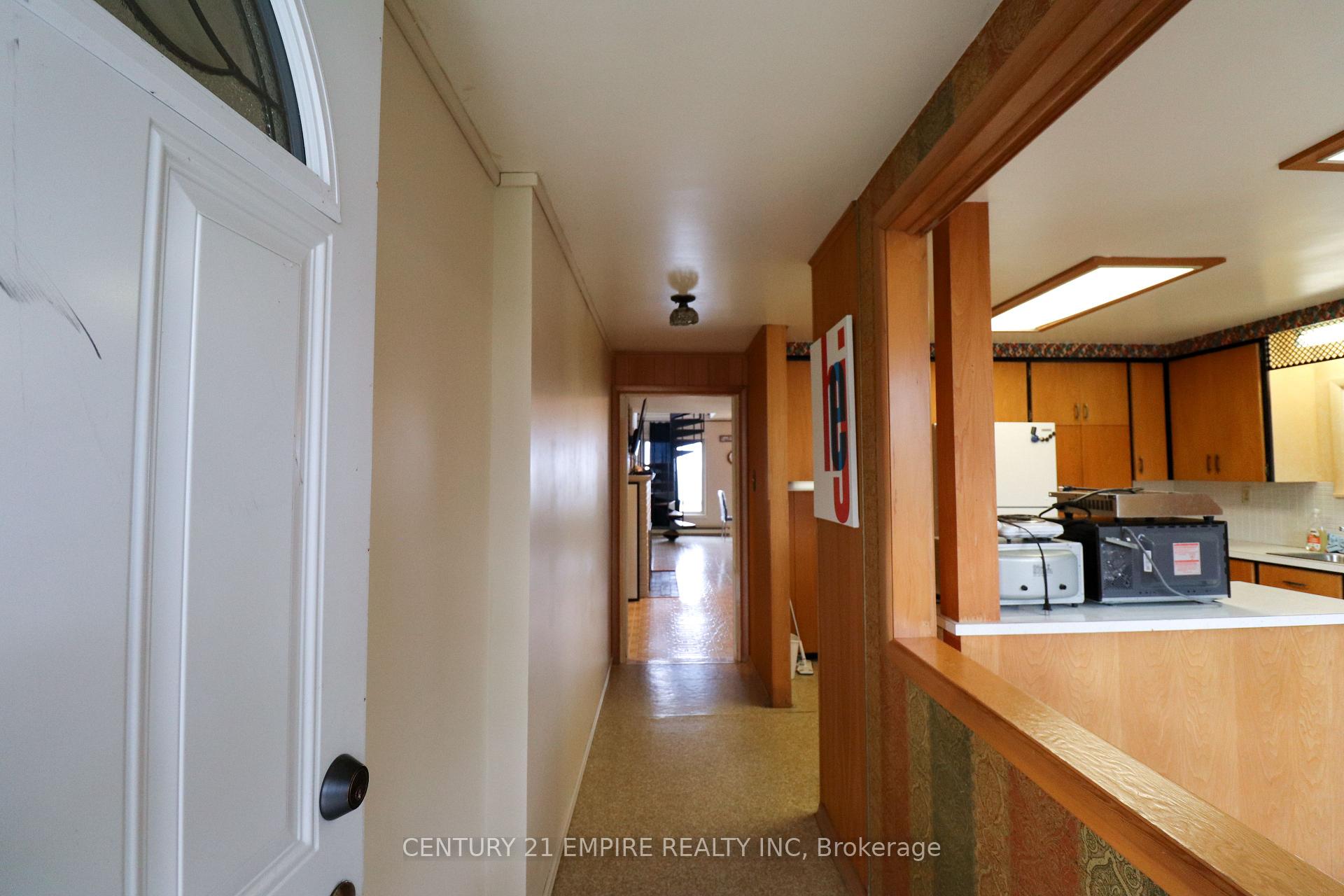 Photo 4 of 37 Church Street, Hamilton, Stoney Creek — HOMEH