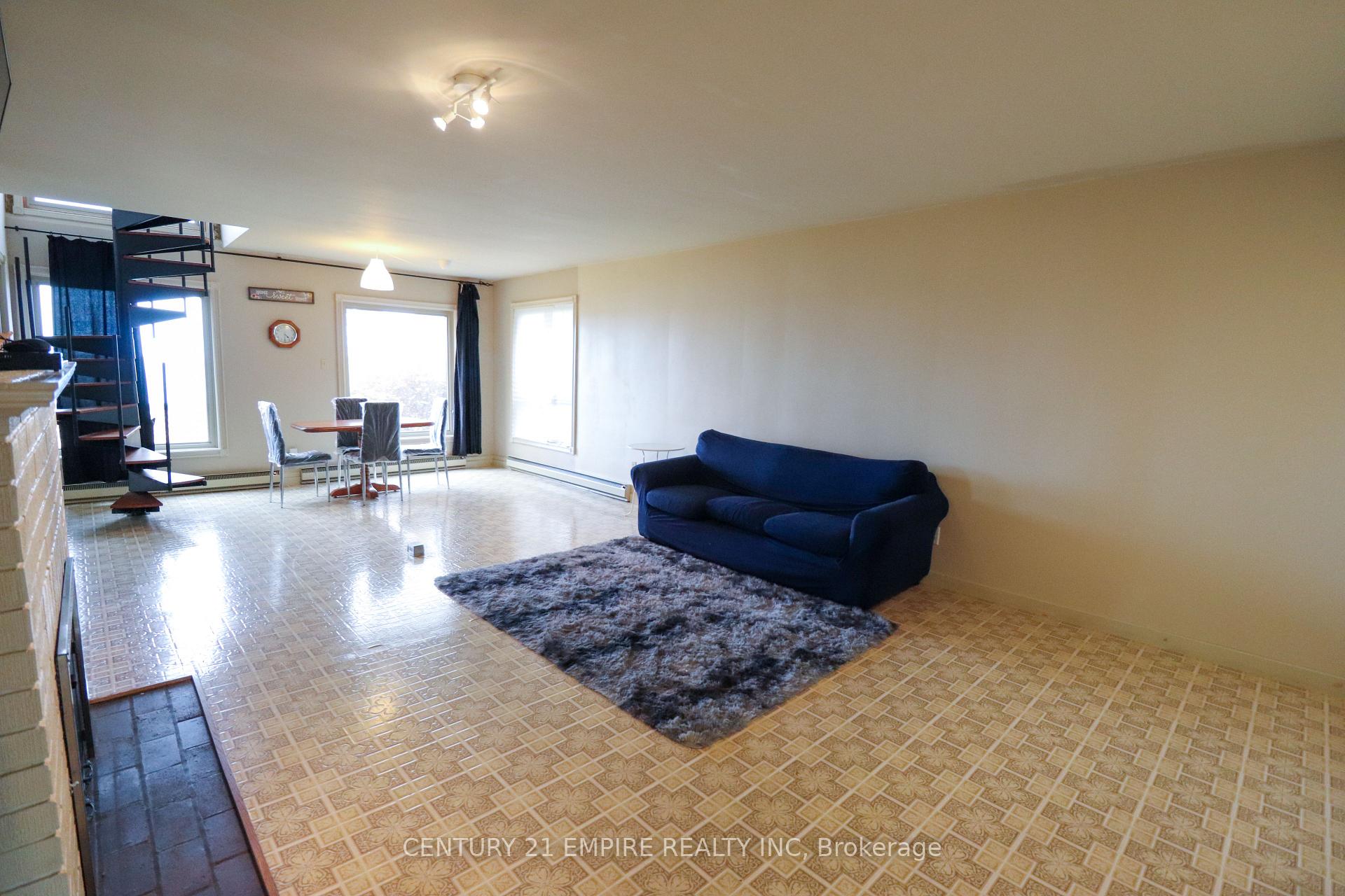 Photo 7 of 37 Church Street, Hamilton, Stoney Creek — HOMEH