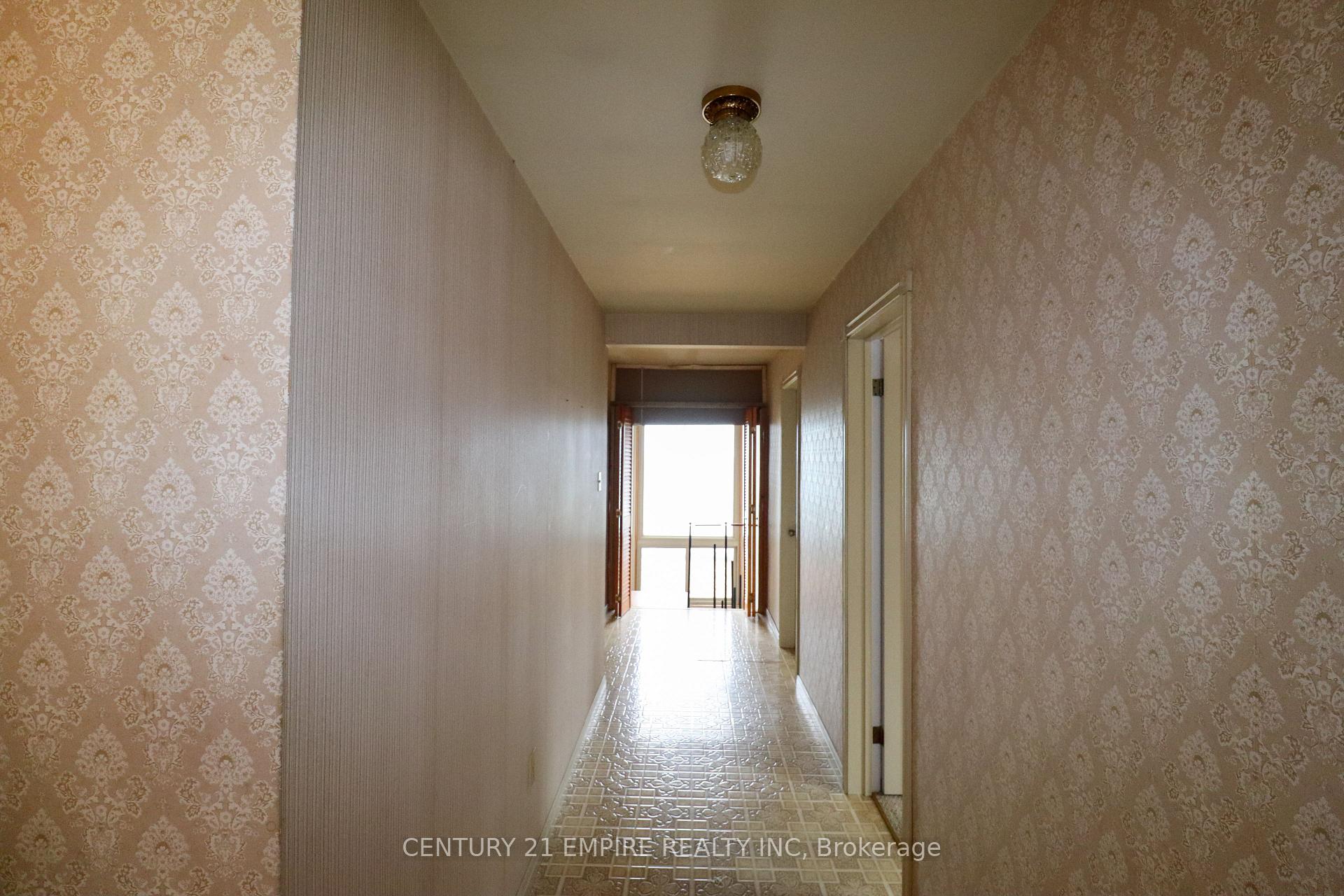 Photo 18 of 37 Church Street, Hamilton, Stoney Creek — HOMEH