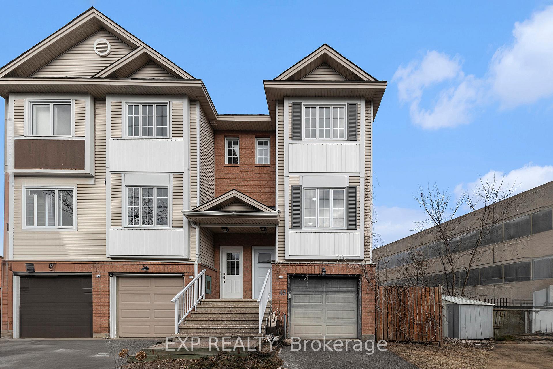 Photo 2 of 45 Manhattan Crescent, Ottawa, Central Park — HOMEH