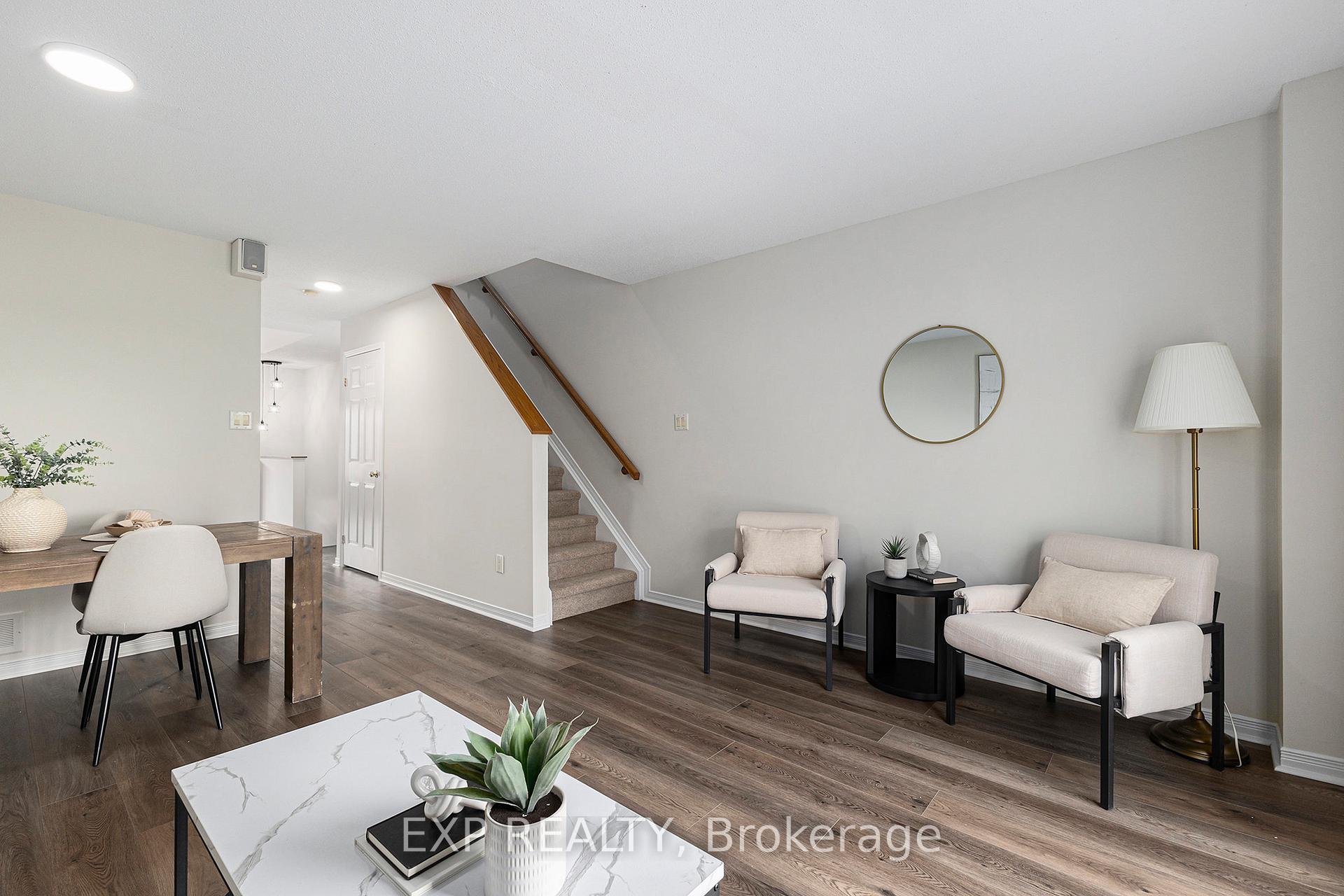 Photo 4 of 45 Manhattan Crescent, Ottawa, Central Park — HOMEH