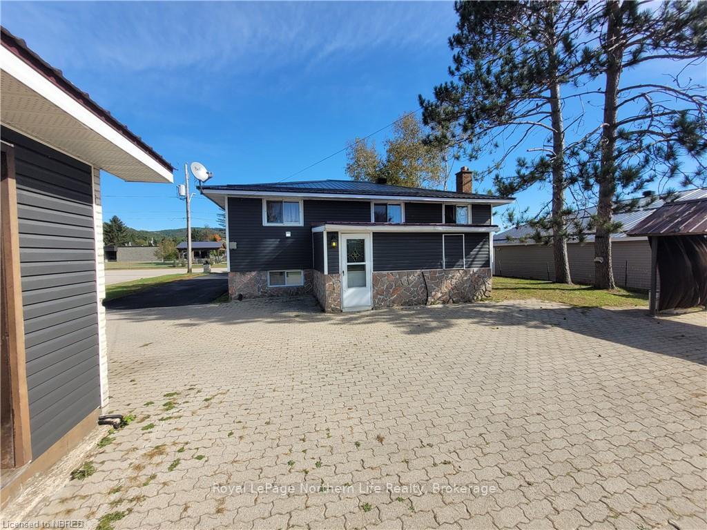 Photo 3 of 230 10TH Street, Mattawa — HOMEH