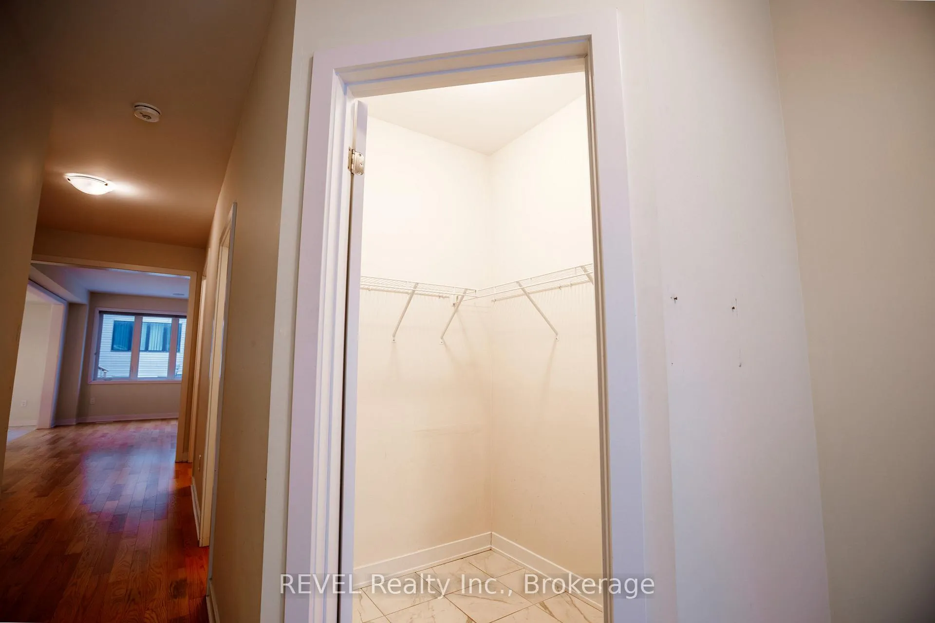 Photo 3 of 16 Stern Drive, Welland, Dain City — HOMEH