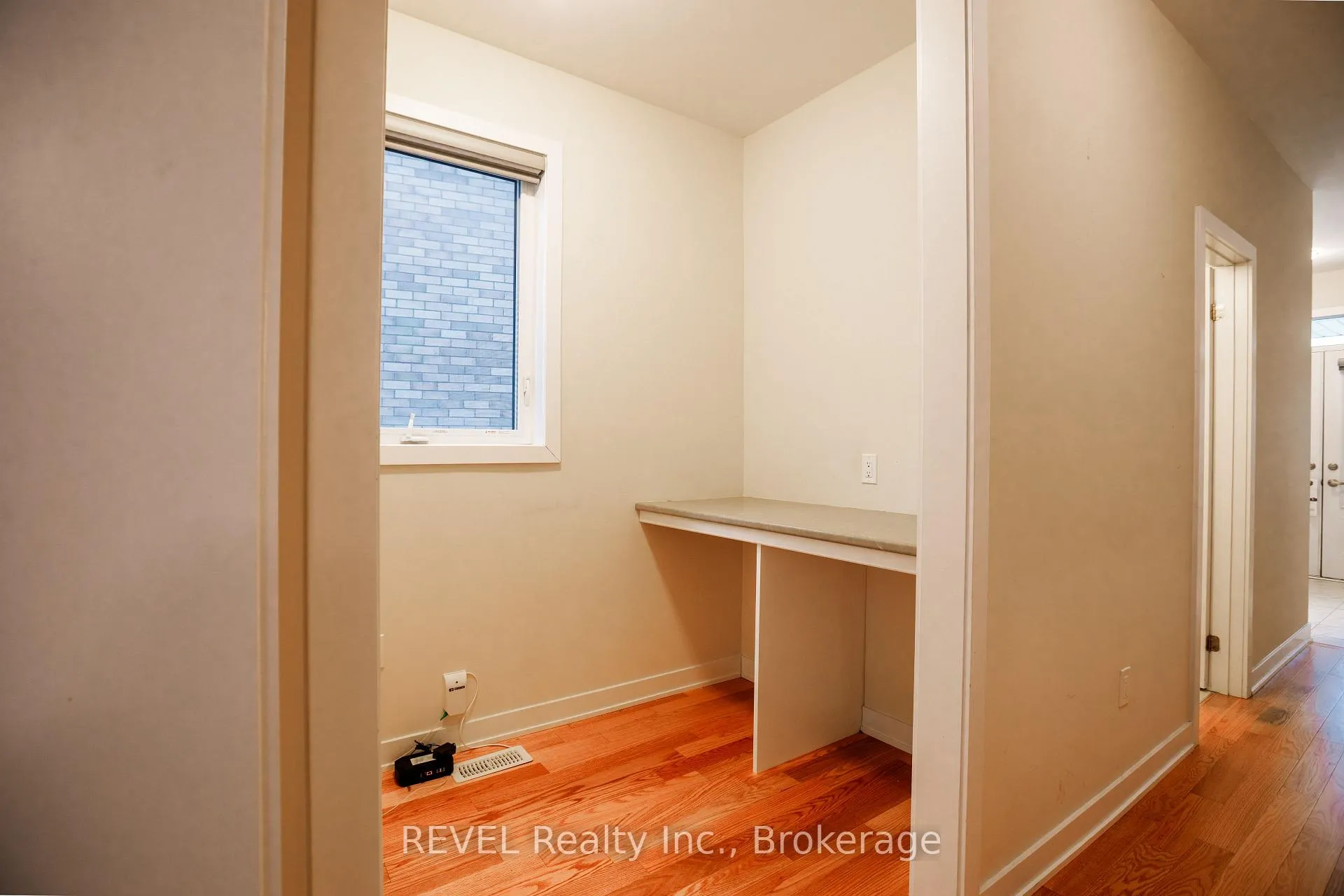 Photo 12 of 16 Stern Drive, Welland, Dain City — HOMEH