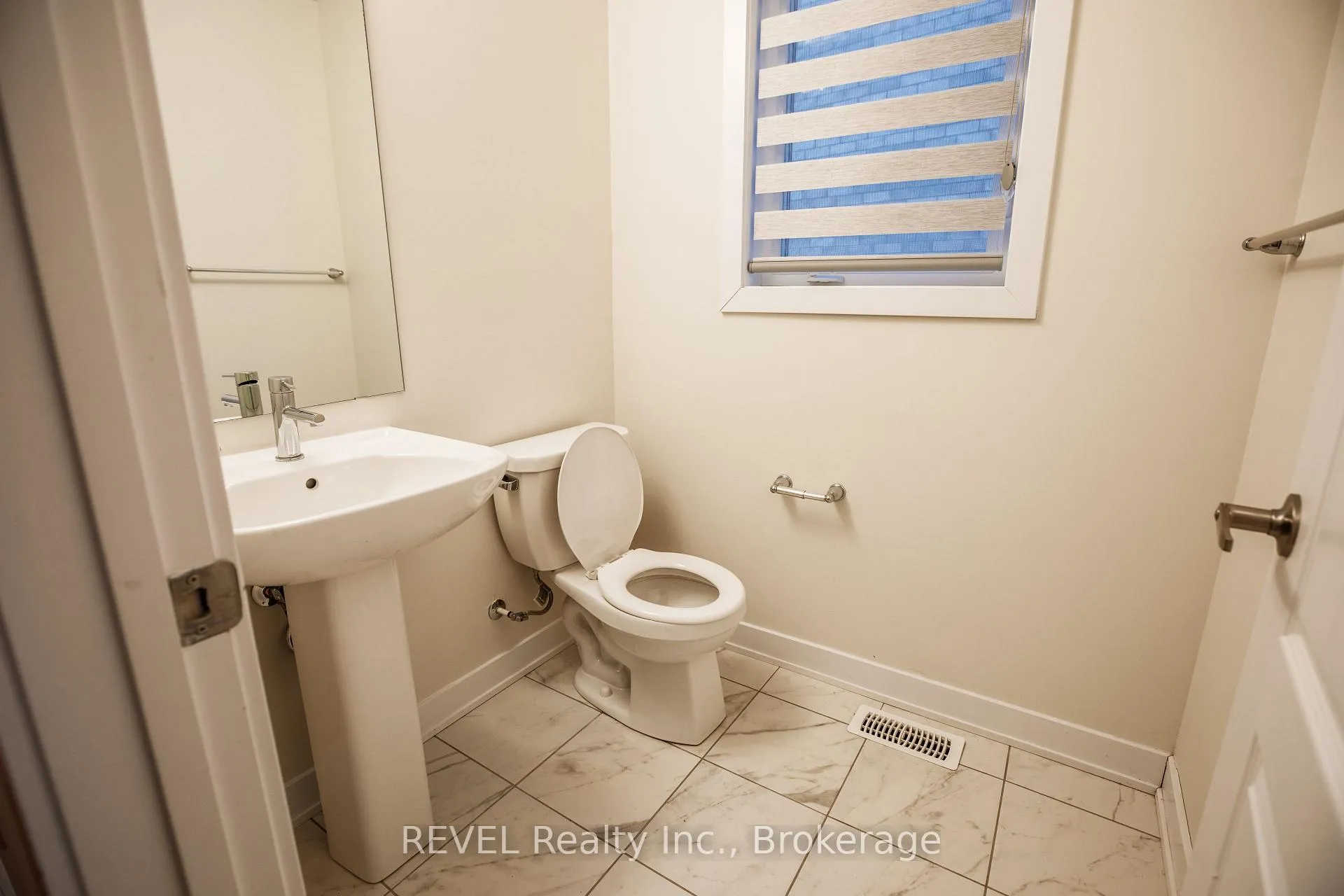 Photo 13 of 16 Stern Drive, Welland, Dain City — HOMEH