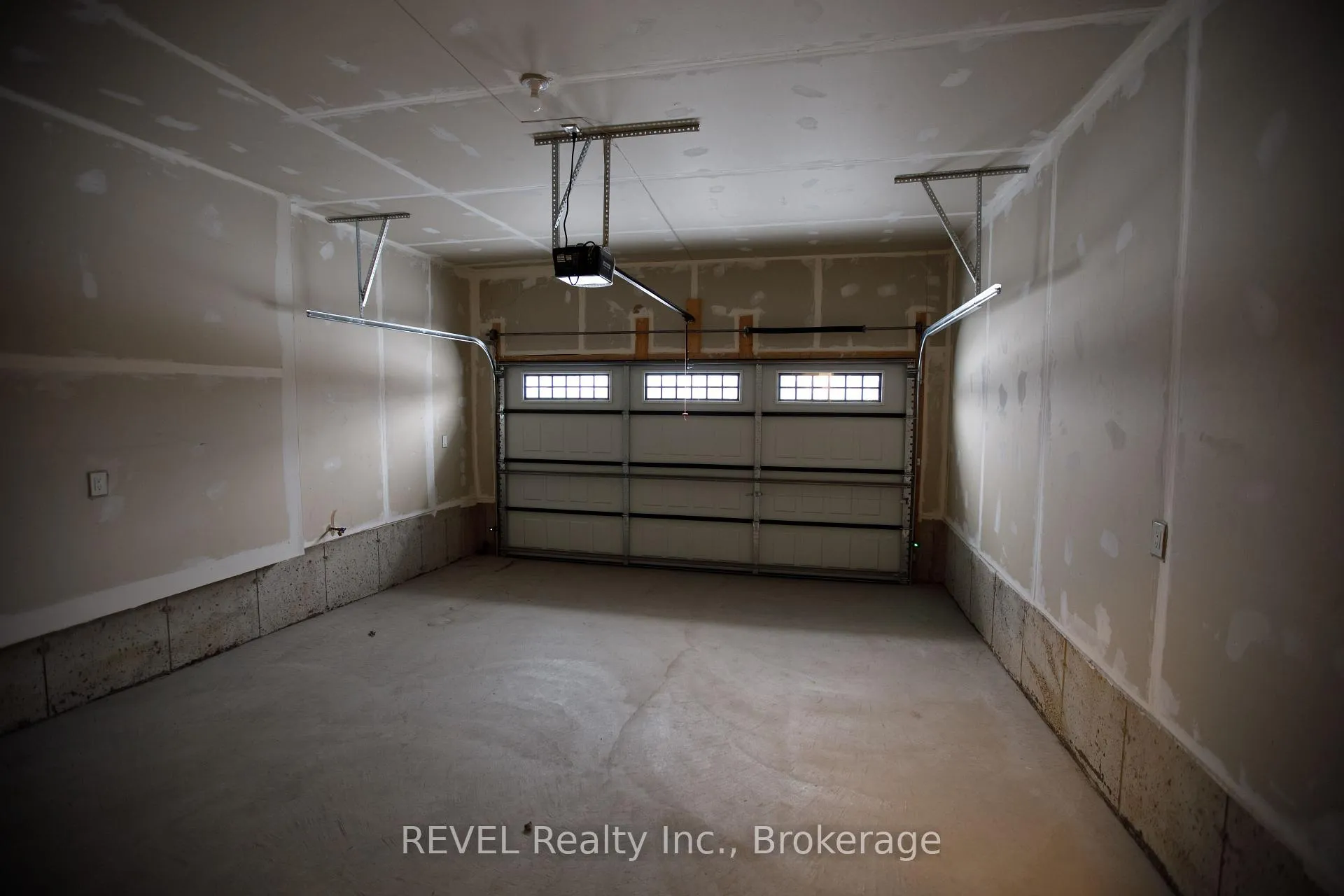 Photo 16 of 16 Stern Drive, Welland, Dain City — HOMEH