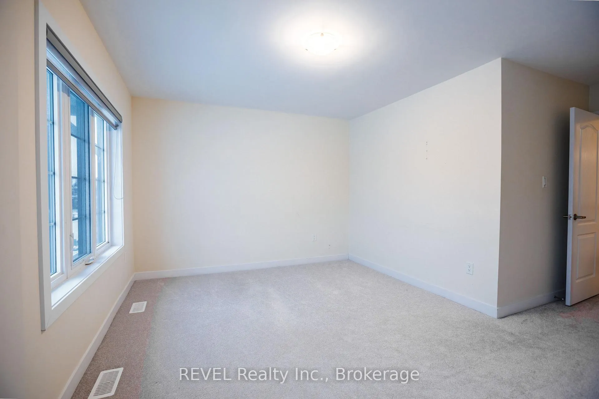 Photo 20 of 16 Stern Drive, Welland, Dain City — HOMEH