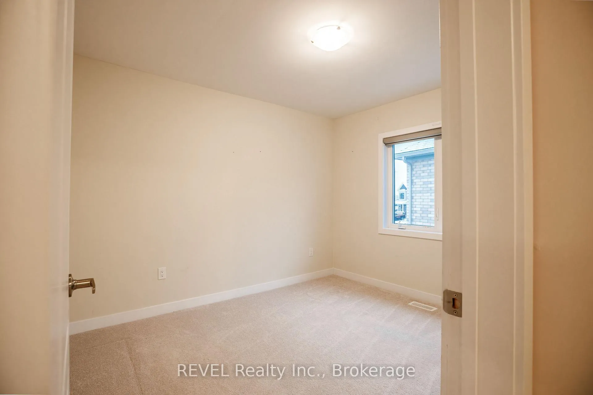 Photo 24 of 16 Stern Drive, Welland, Dain City — HOMEH