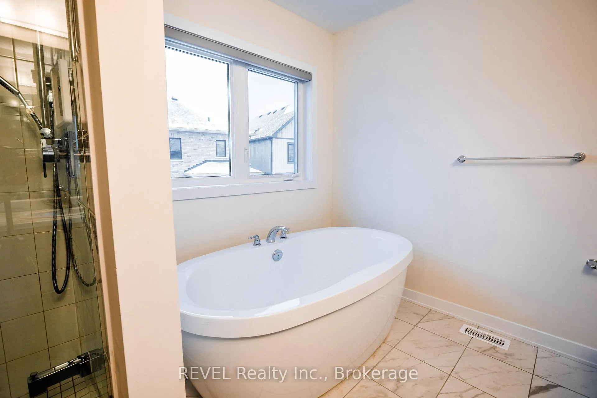Photo 31 of 16 Stern Drive, Welland, Dain City — HOMEH